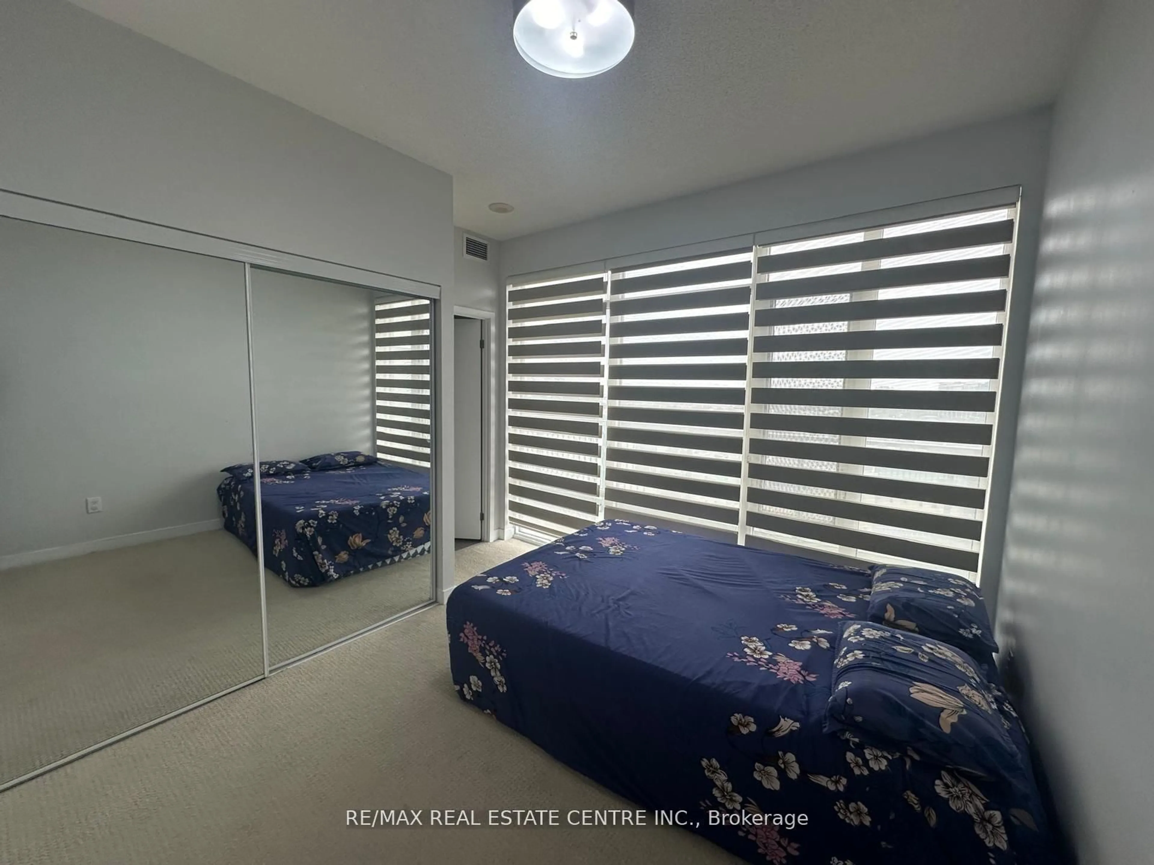 A pic of a room for 360 Square One Dr #1311, Mississauga Ontario L5B 0G7