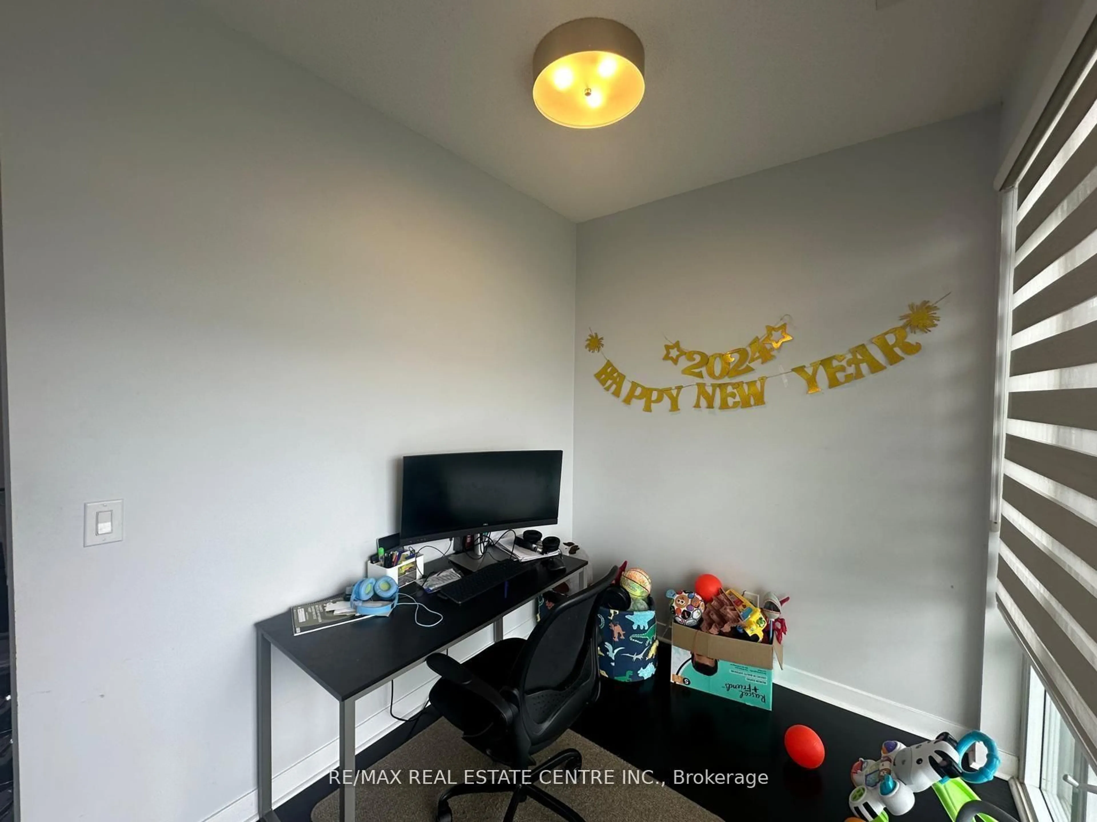 A pic of a room for 360 Square One Dr #1311, Mississauga Ontario L5B 0G7