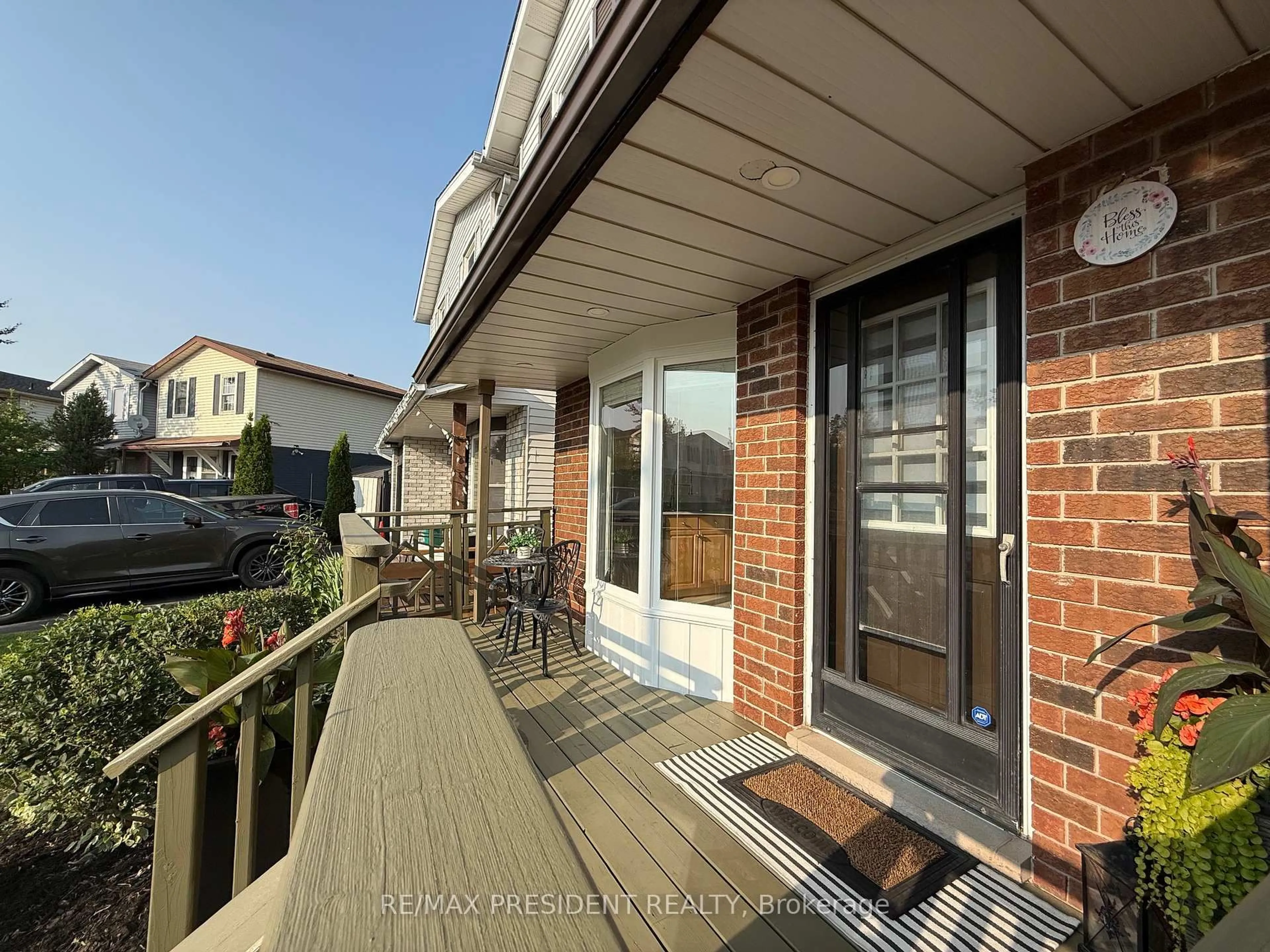 Patio, unknown for 76 Danville Ave, Halton Hills Ontario L7J 2W2