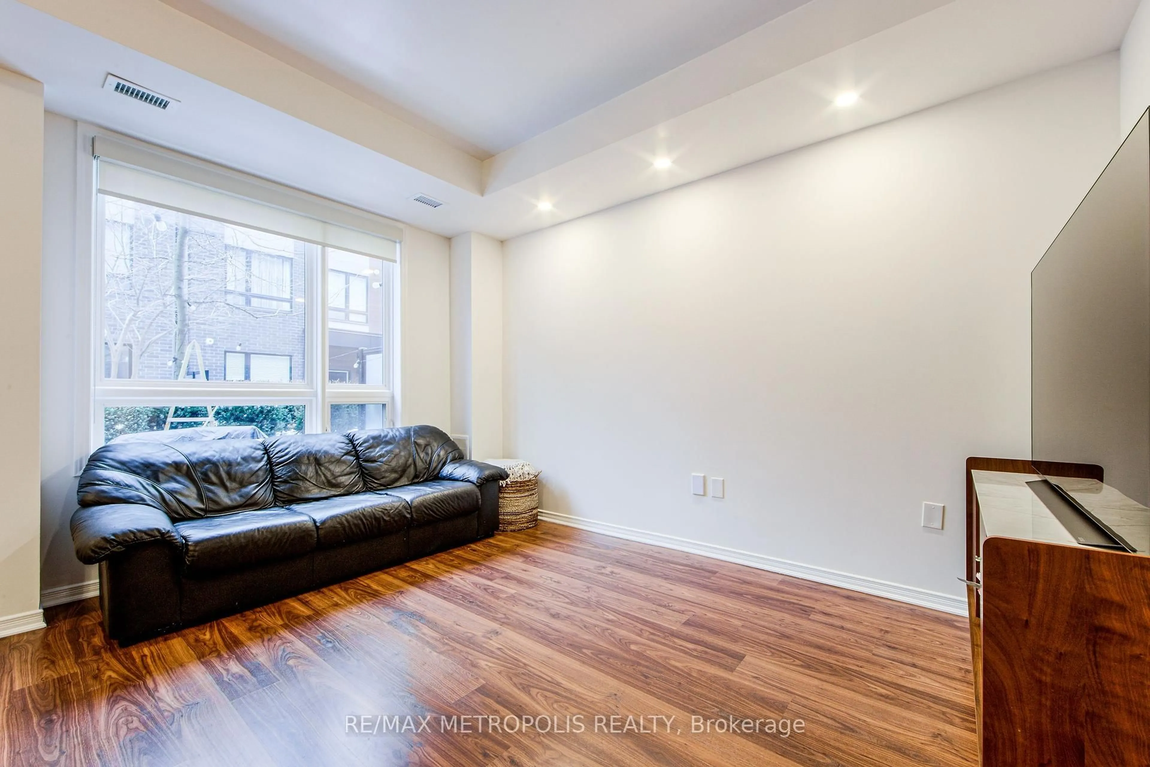 Living room with furniture, unknown for 1130 Briar Hill Ave #106, Toronto Ontario M6B 0A9