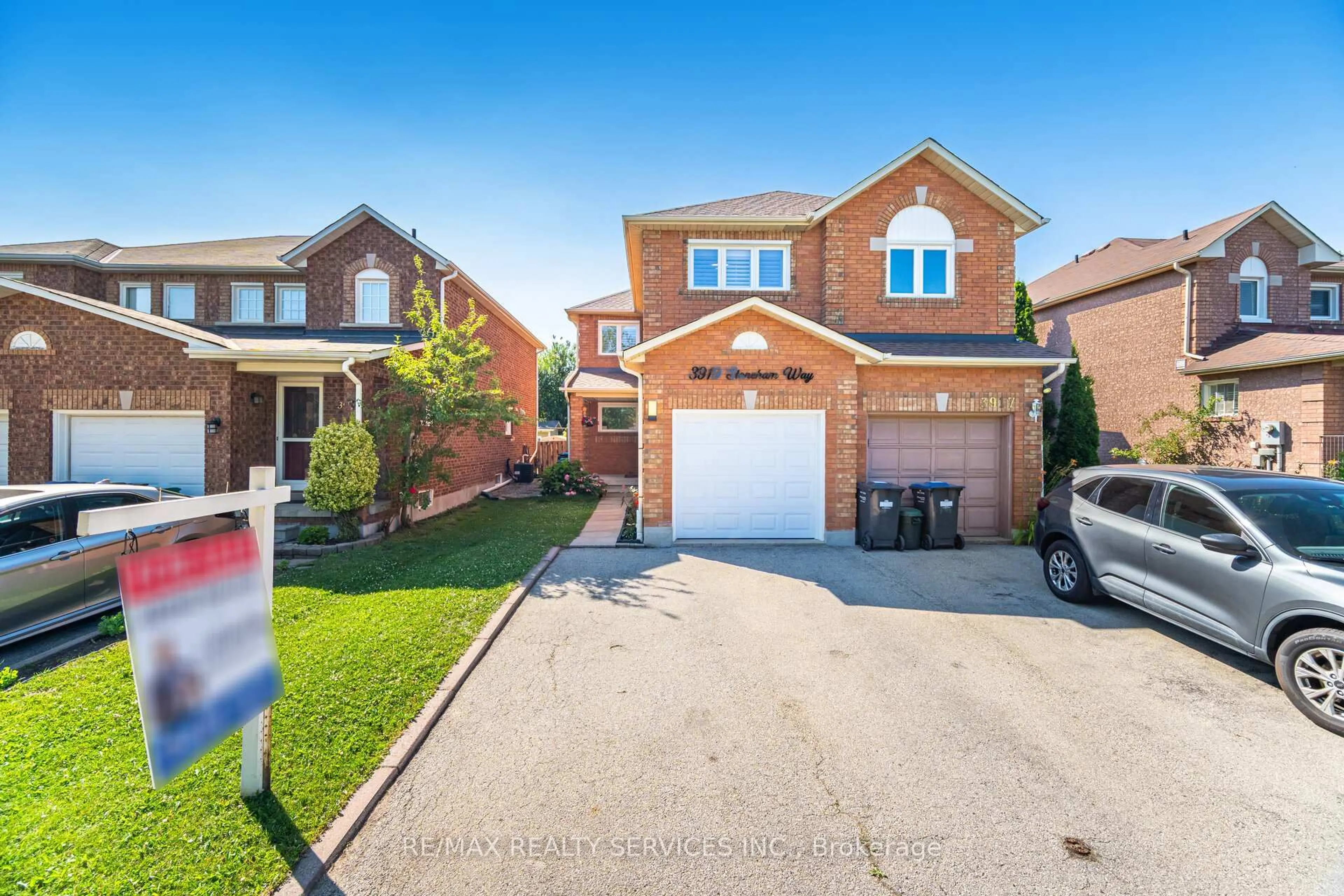 Home with brick exterior material, street for 3919 STONEHAM Way, Mississauga Ontario L5N 6Y6