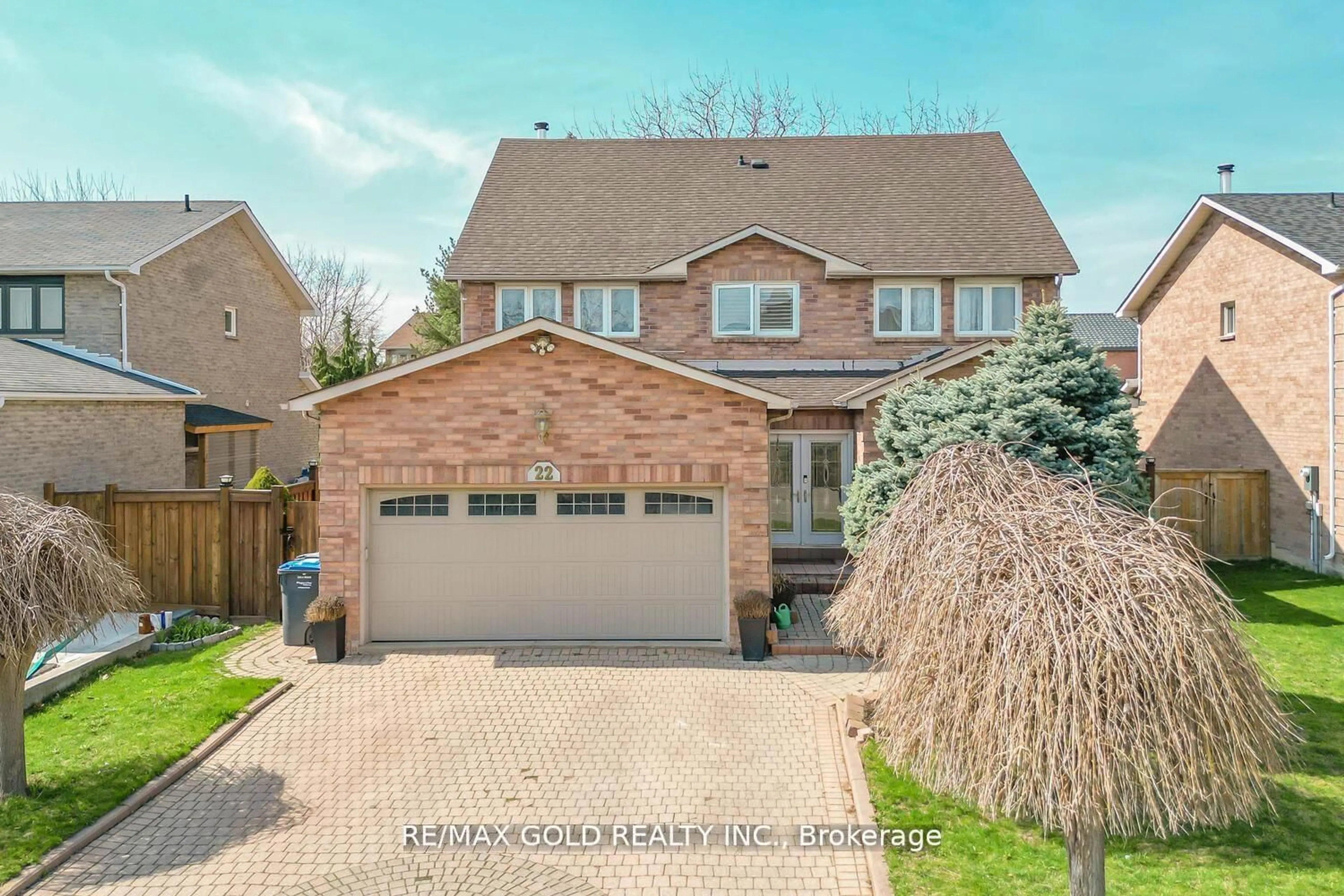Home with brick exterior material, street for 22 Strangway Crt, Brampton Ontario L6Z 4L4