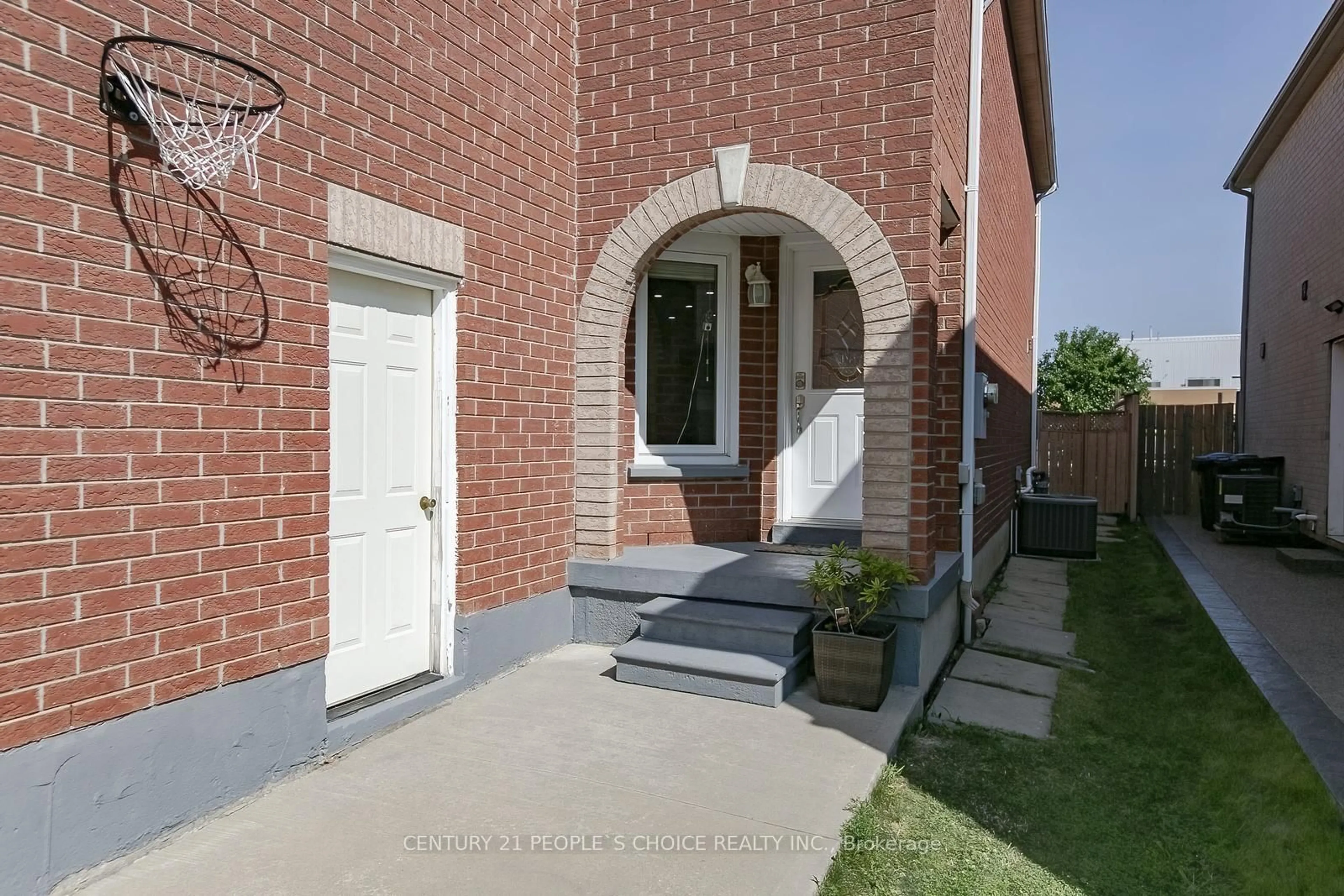 Home with brick exterior material, street for 27 Caruso Dr, Brampton Ontario L6Y 5B1