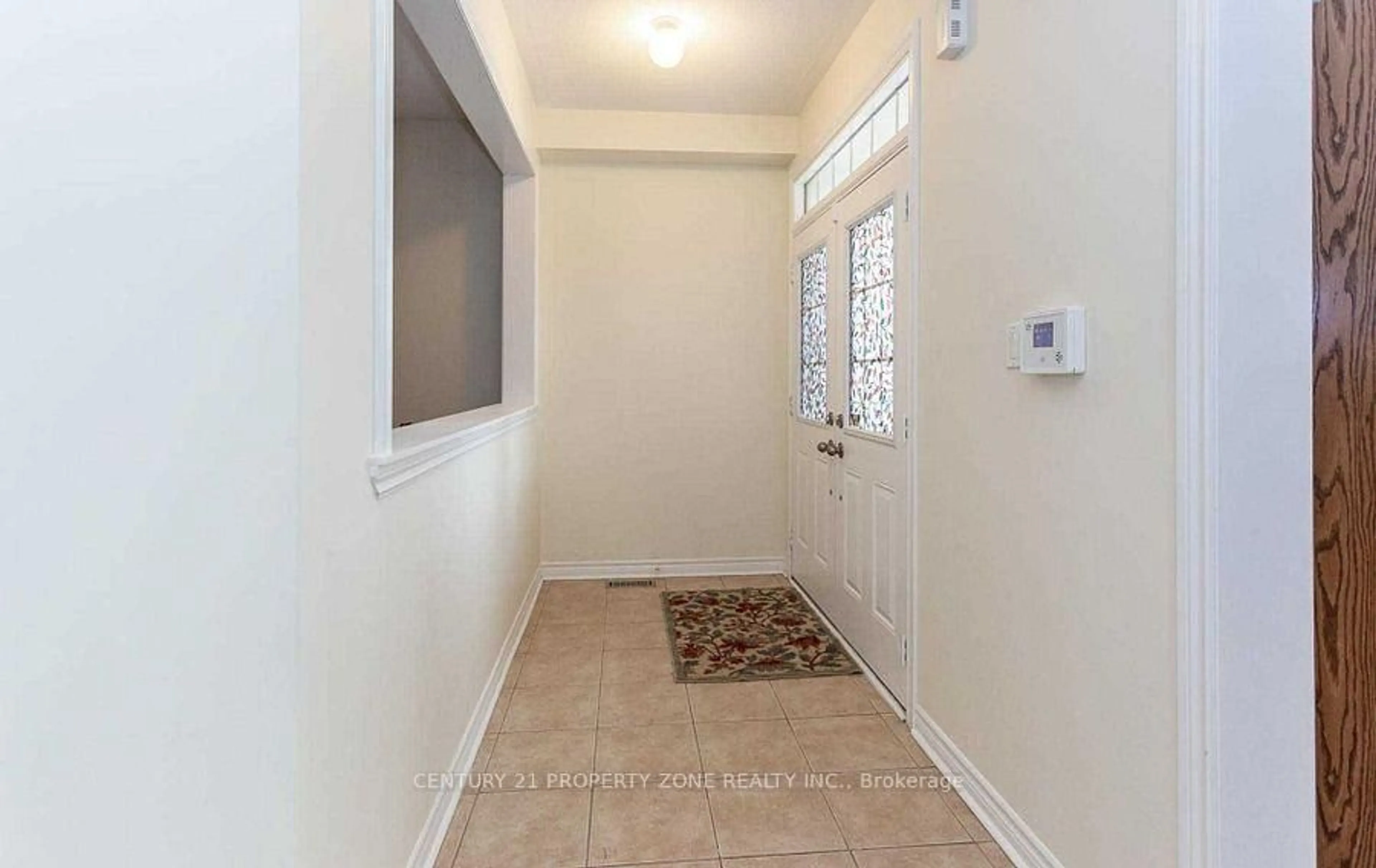 Indoor entryway for 8 Perkins Dr, Brampton Ontario L7A 3W2