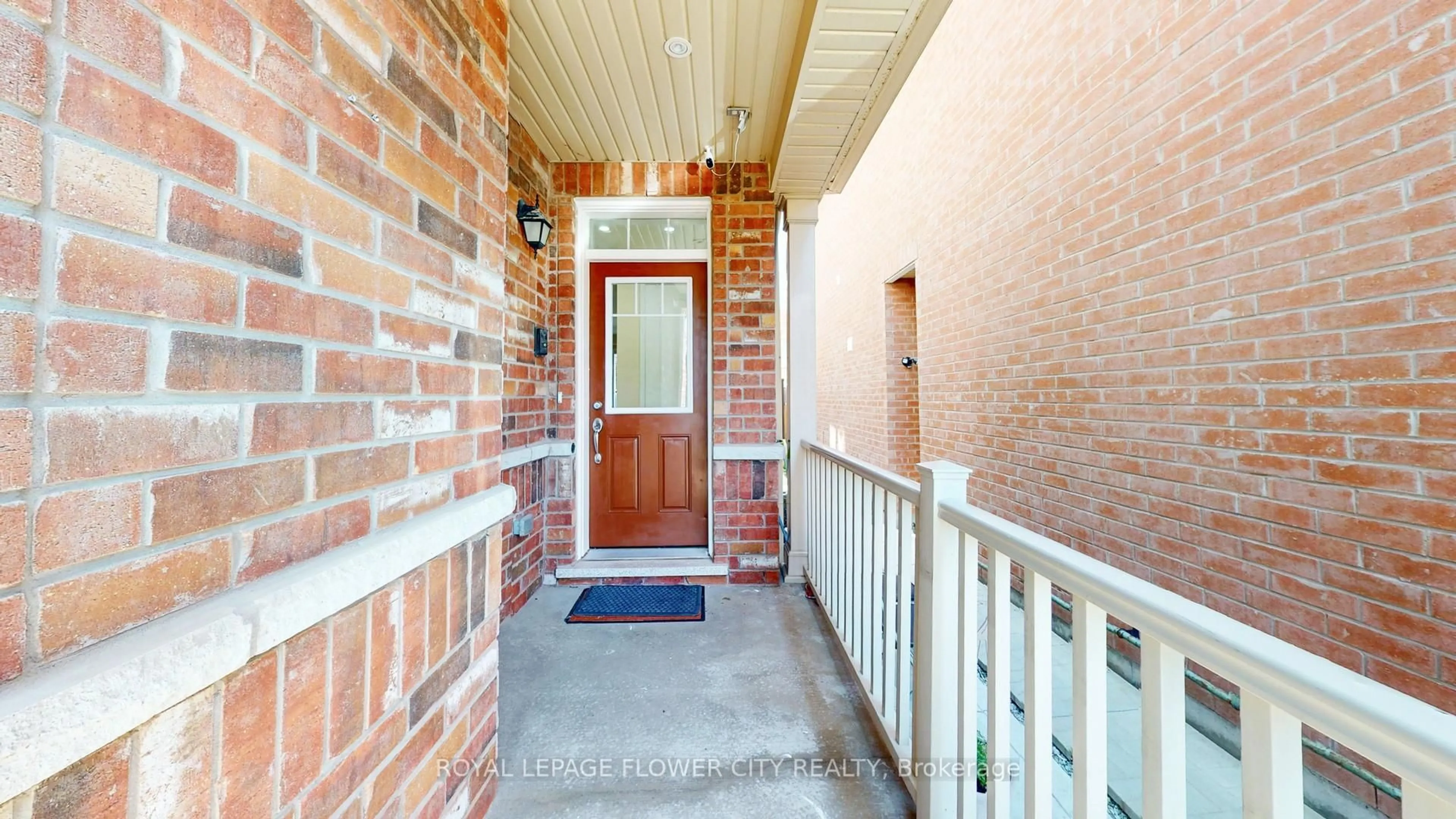 Indoor entryway for 3 Fenchurch Dr, Brampton Ontario L7A 4G5