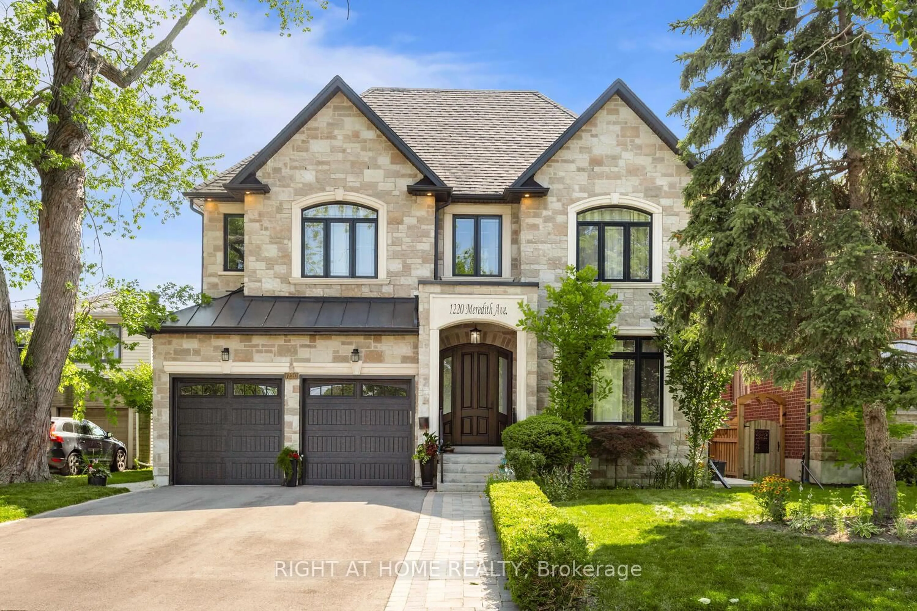 Home with brick exterior material, street for 1220 Meredith Ave, Mississauga Ontario L5E 2E3
