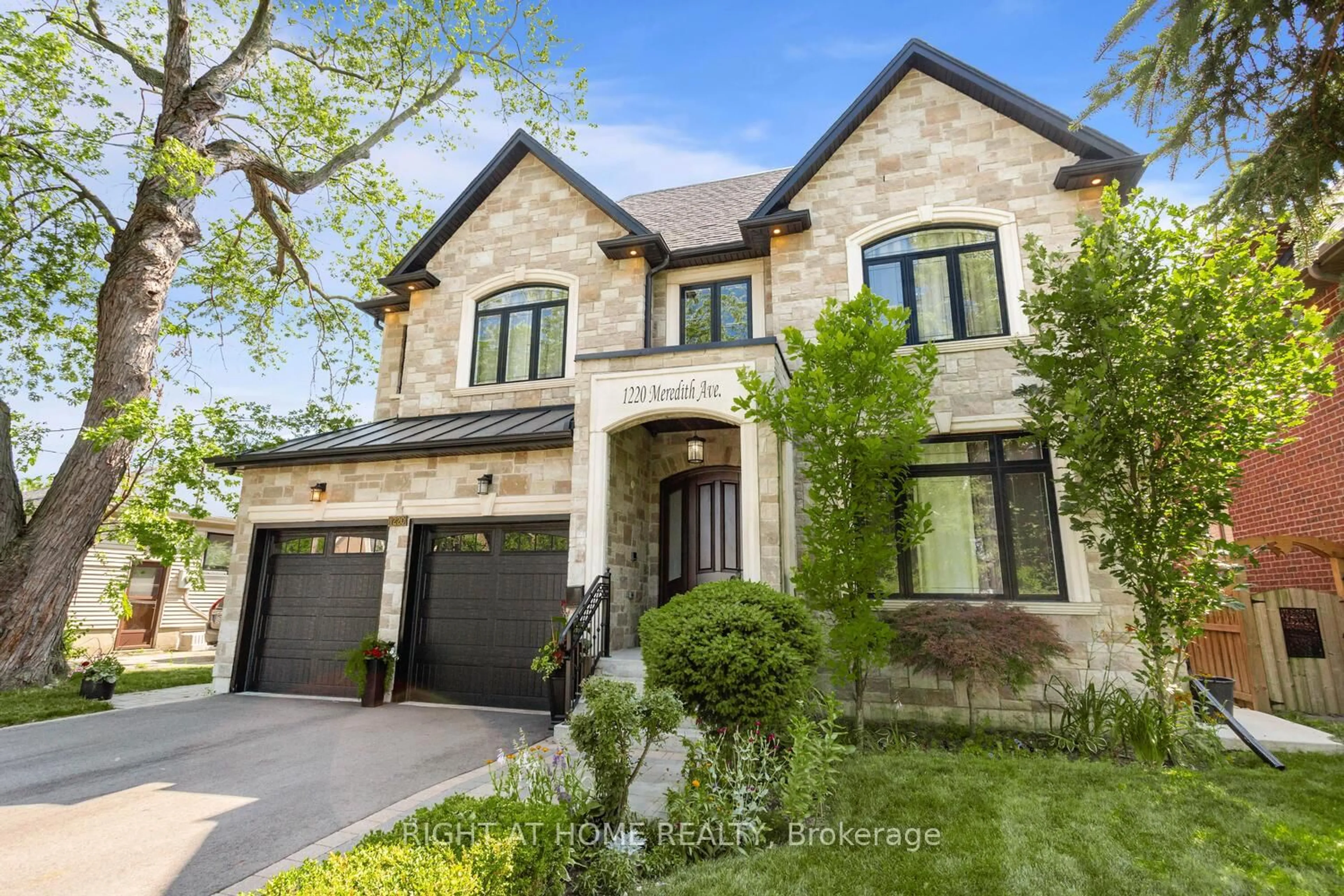 Home with brick exterior material, street for 1220 Meredith Ave, Mississauga Ontario L5E 2E3