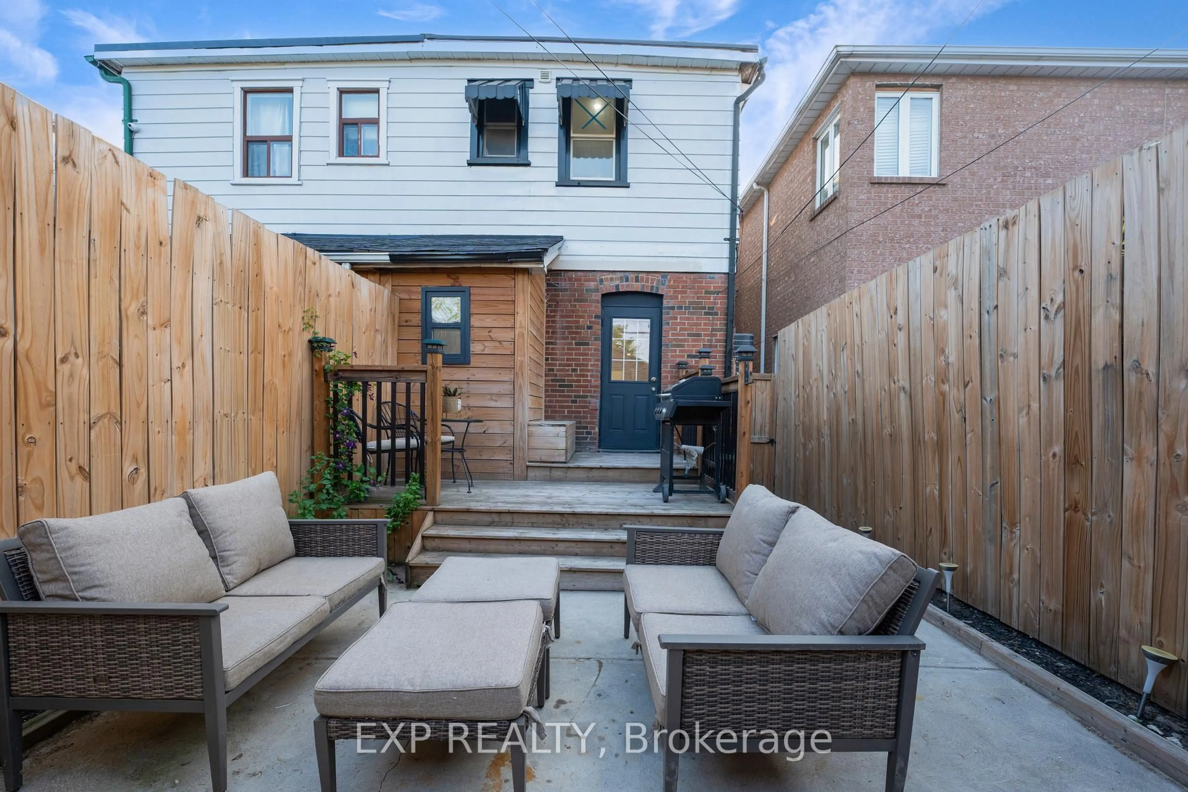 Patio, street for 173 Kane Ave, Toronto Ontario M6M 3N4