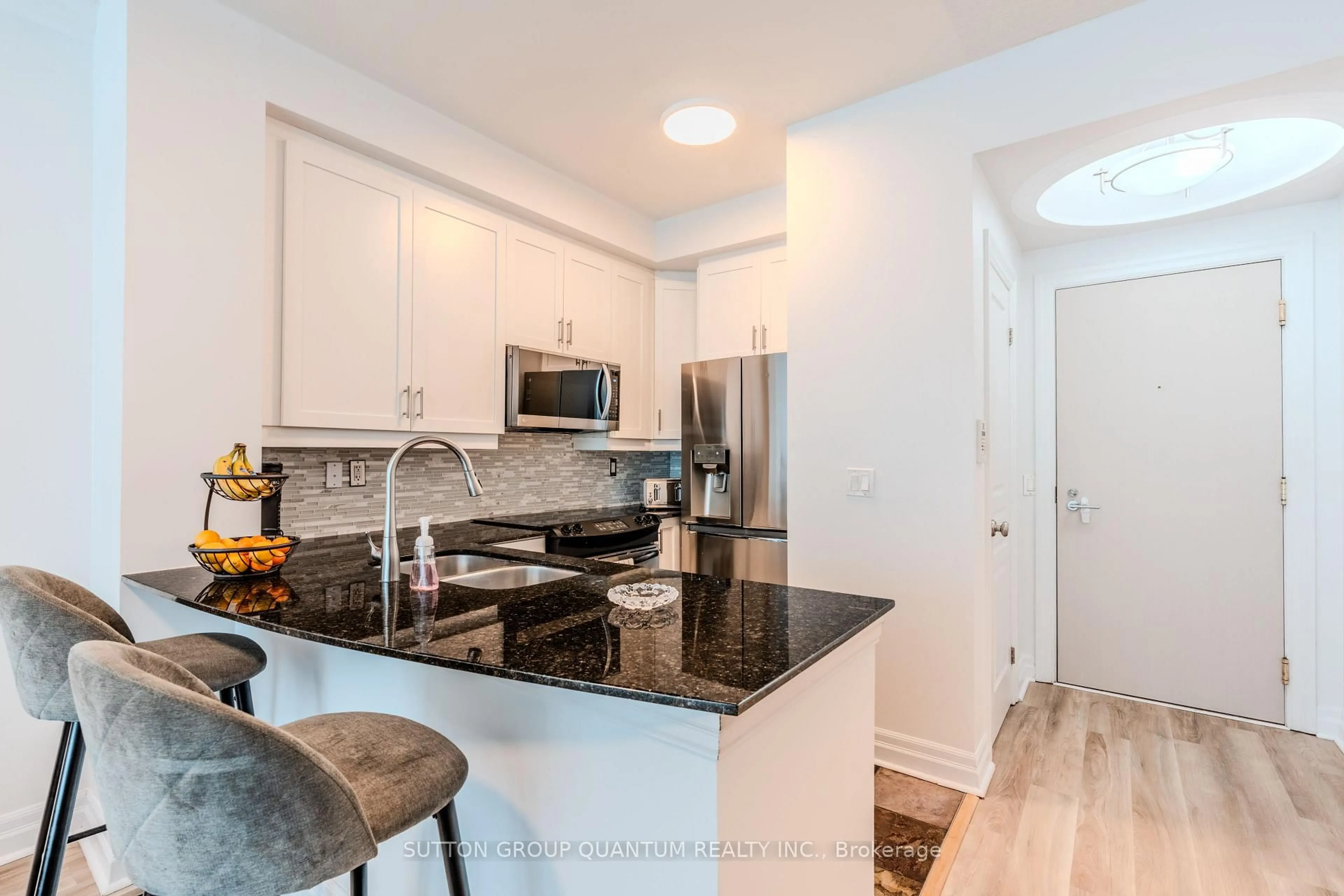 Unknown for 2087 Lake Shore Blvd #706, Toronto Ontario M8V 4G3