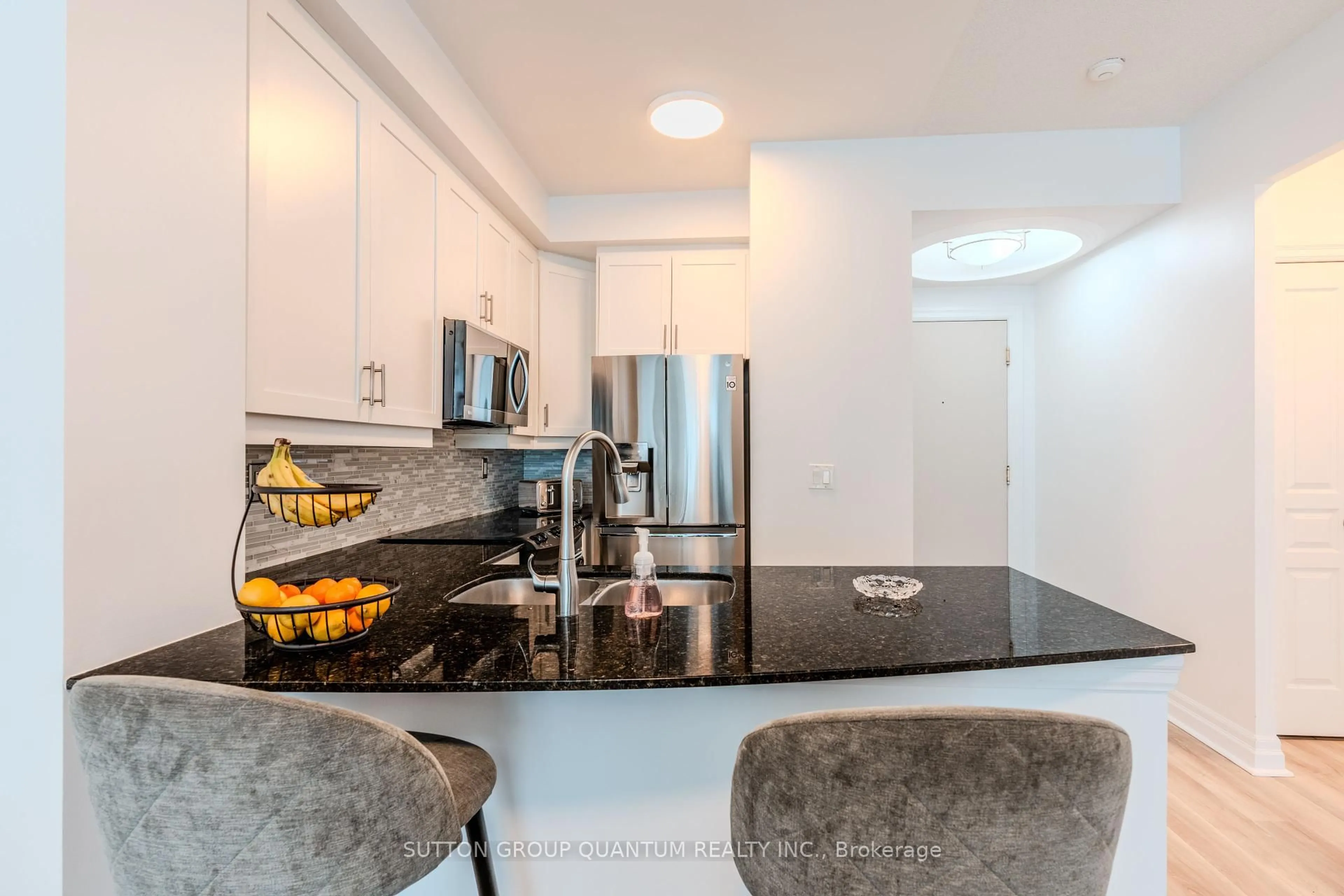 Unknown for 2087 Lake Shore Blvd #706, Toronto Ontario M8V 4G3