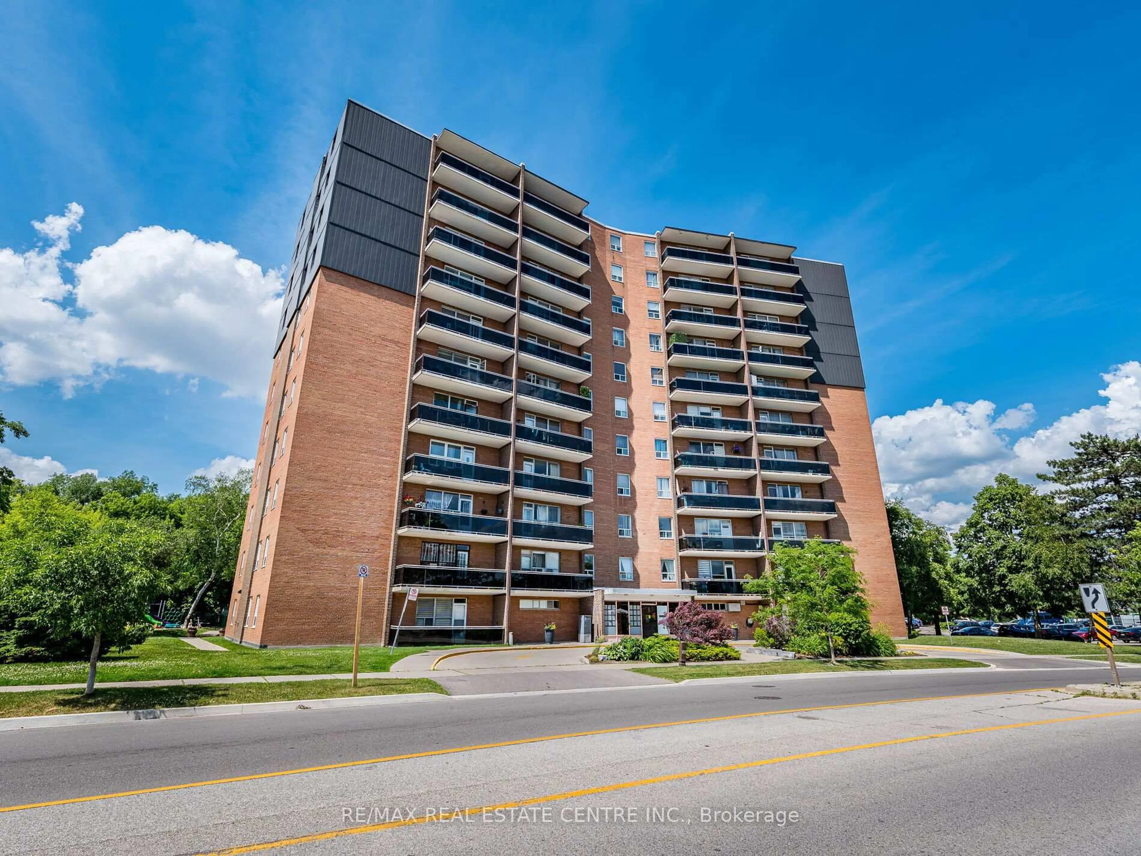 Unknown for 3145 Queen Frederica Dr #602, Mississauga Ontario L4Y 3A7