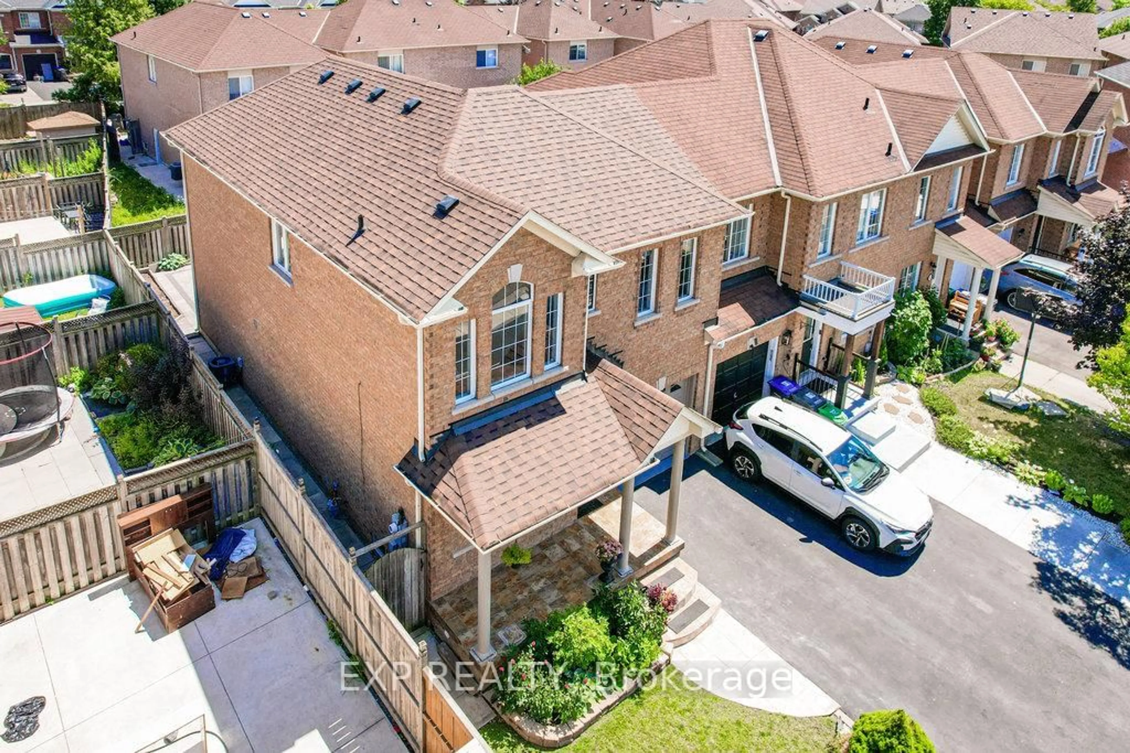 A pic from outside/outdoor area/front of a property/back of a property/a pic from drone, street for 36 Olivett Lane, Brampton Ontario L7A 2X3