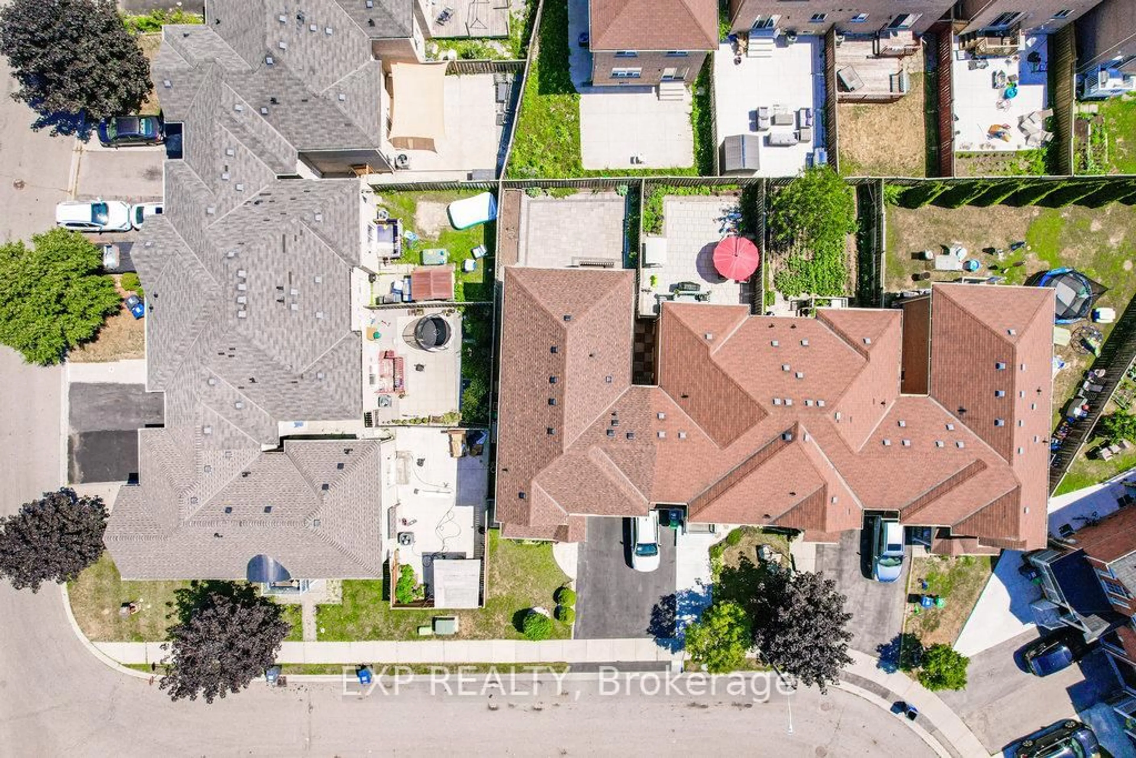 A pic from outside/outdoor area/front of a property/back of a property/a pic from drone, street for 36 Olivett Lane, Brampton Ontario L7A 2X3