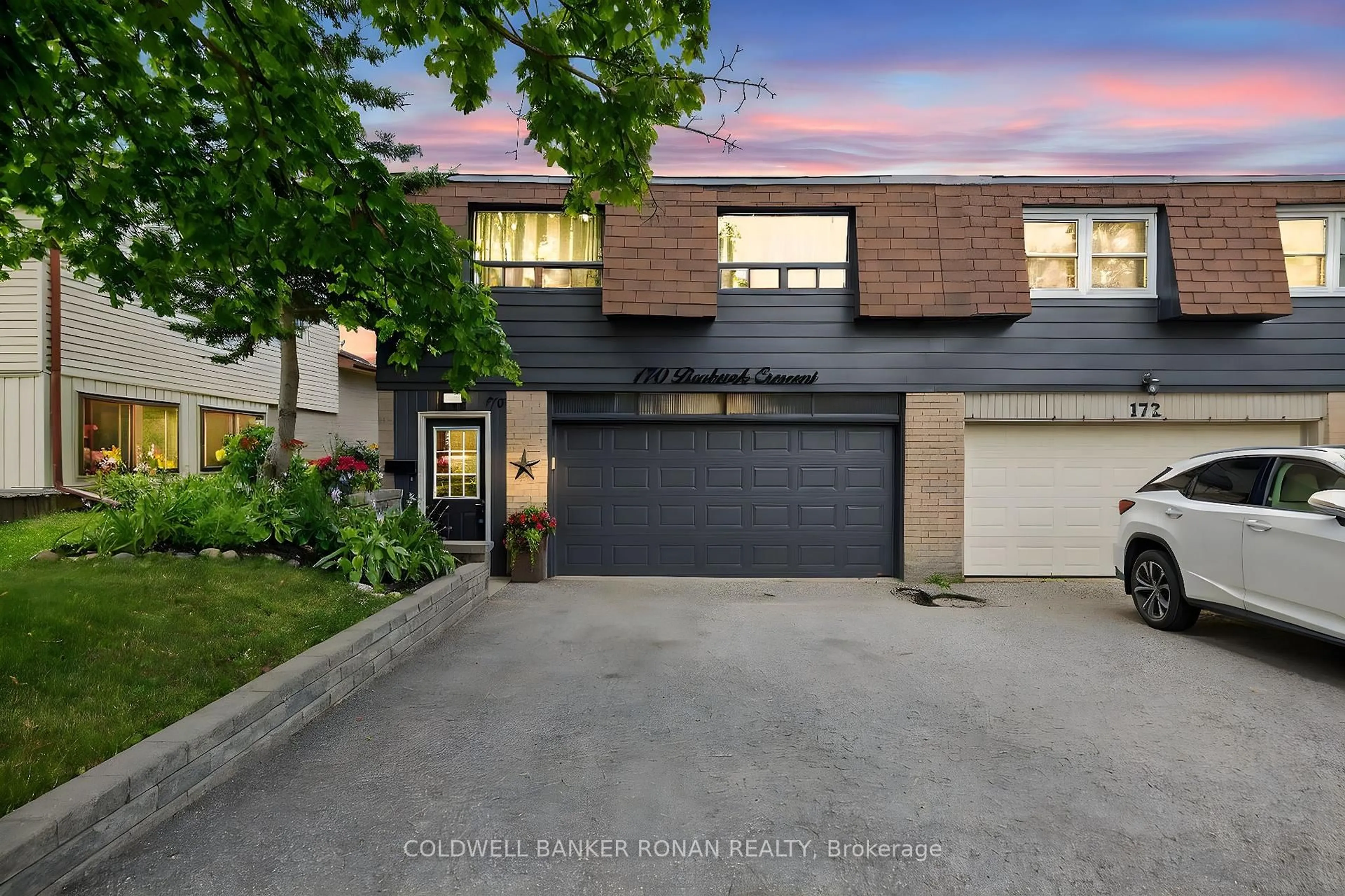 A pic from outside/outdoor area/front of a property/back of a property/a pic from drone, street for 170 Burbank Cres, Orangeville Ontario L9W 3H8