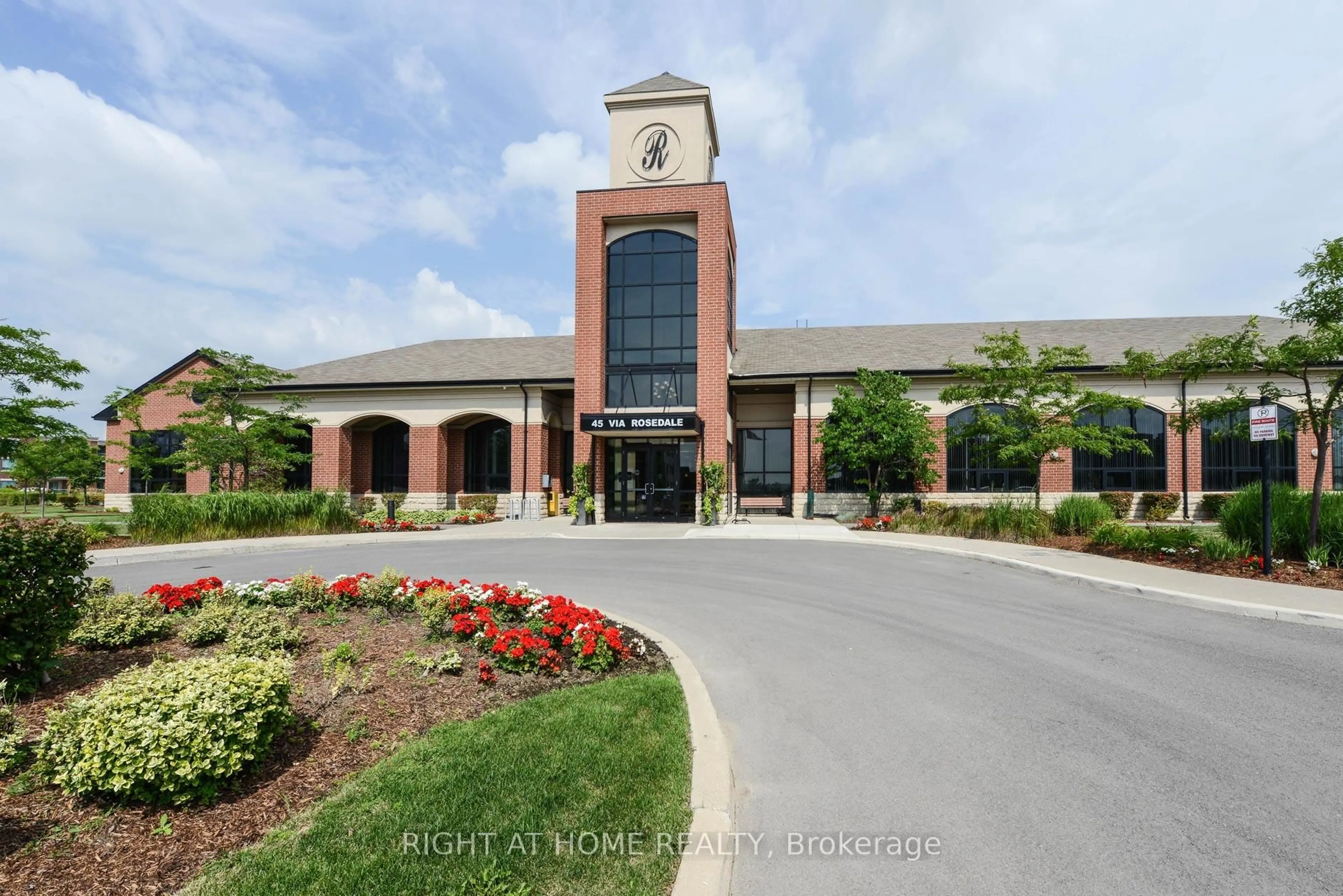Indoor foyer for 65 Via Rosedale #317, Brampton Ontario L6R 3N8