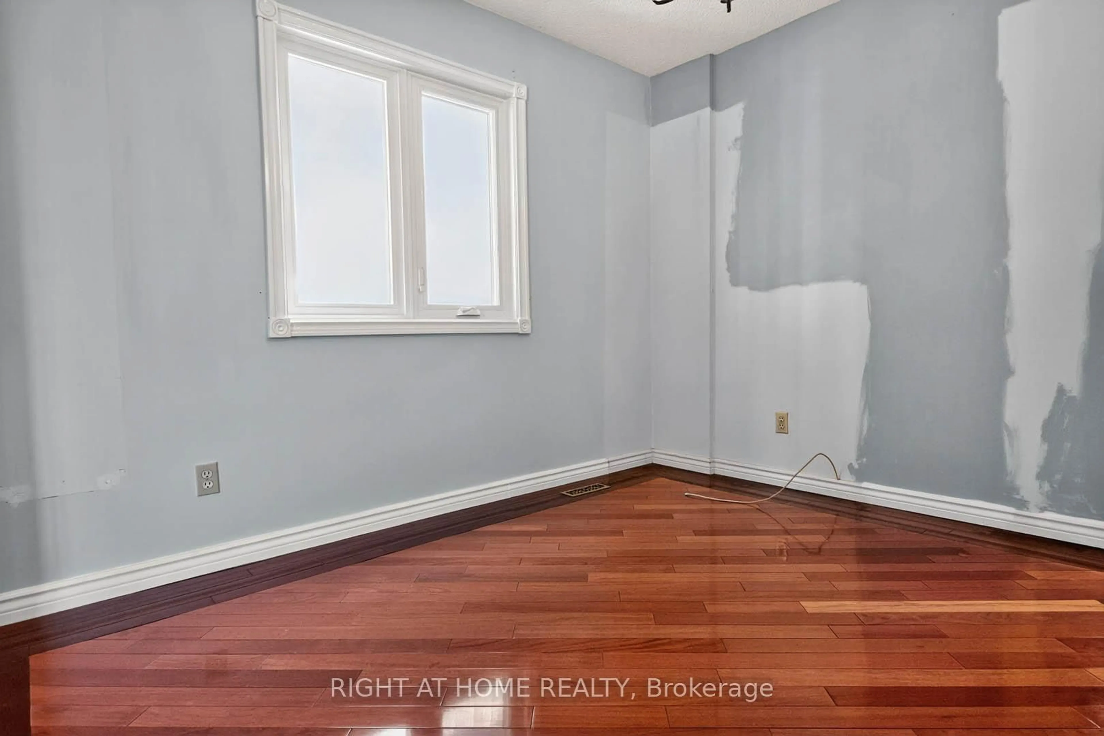 A pic of a room for 6358 Longspur Rd, Mississauga Ontario L5N 6H1