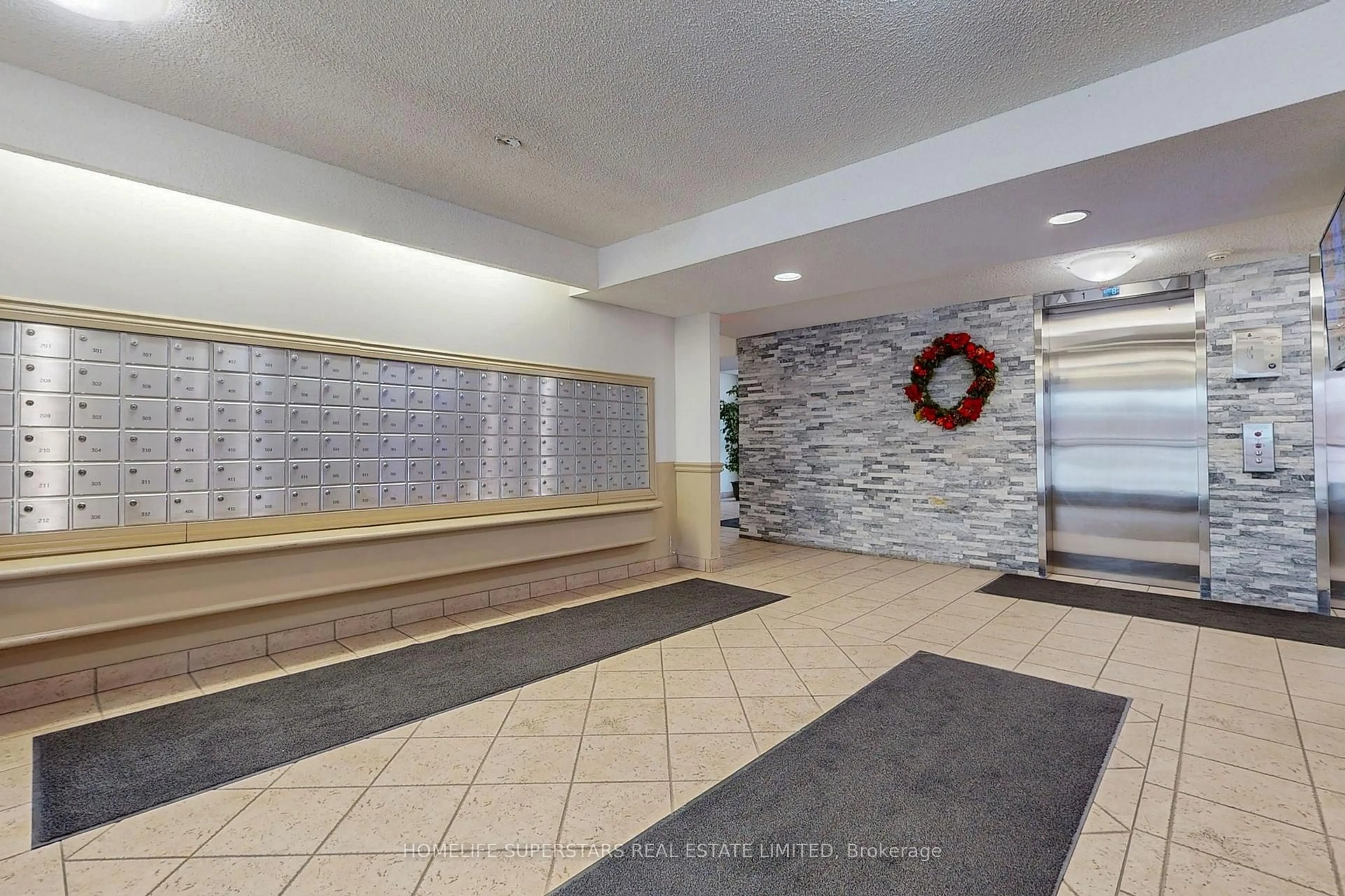 Lobby for 3501 Glen Erin Dr #605, Mississauga Ontario L5L 2E9