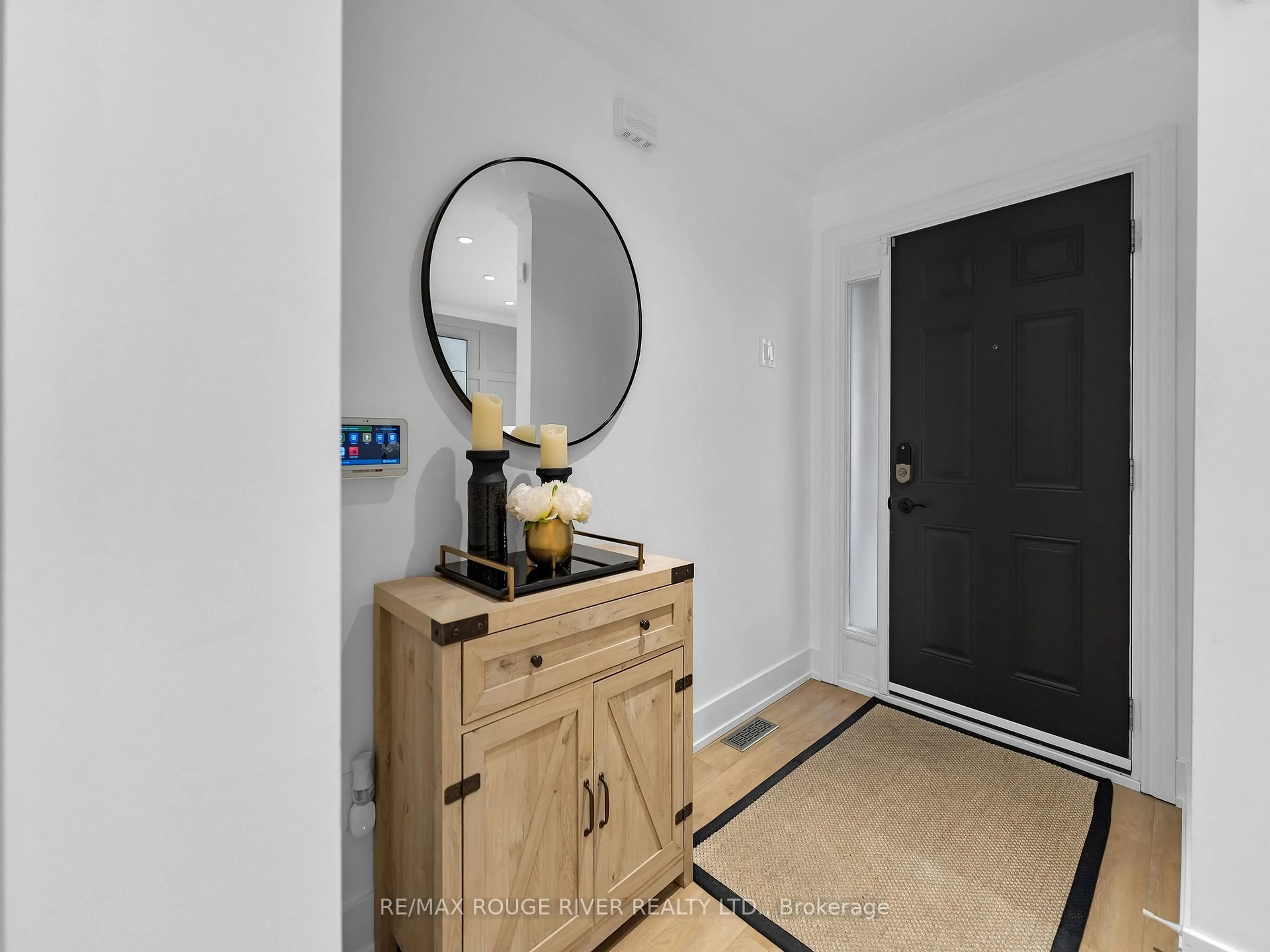 Indoor entryway for 4635 Regents Terr #37, Mississauga Ontario L5R 1X5