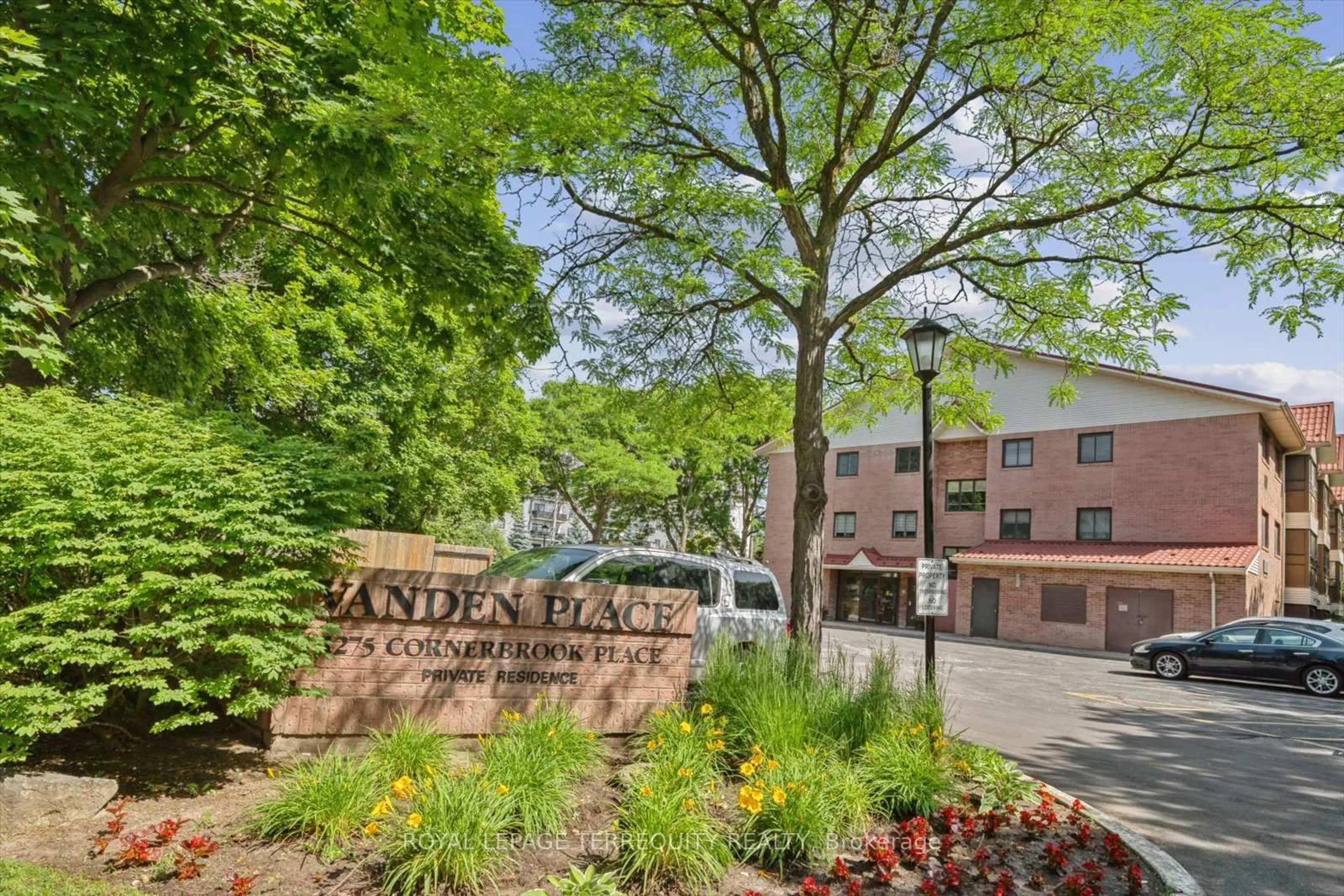 Unknown for 1275 Cornerbrook Pl #208, Mississauga Ontario L5C 3J3