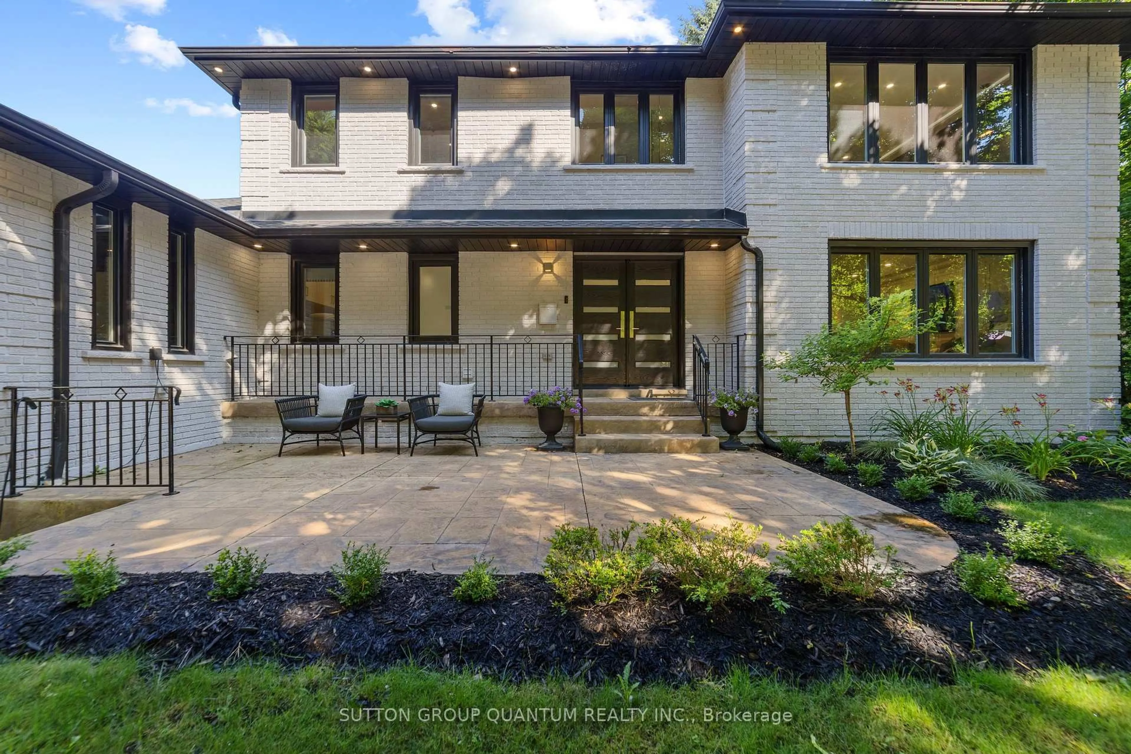 Home with brick exterior material, street for 1857 Friar Tuck Crt, Mississauga Ontario L5K 2L4