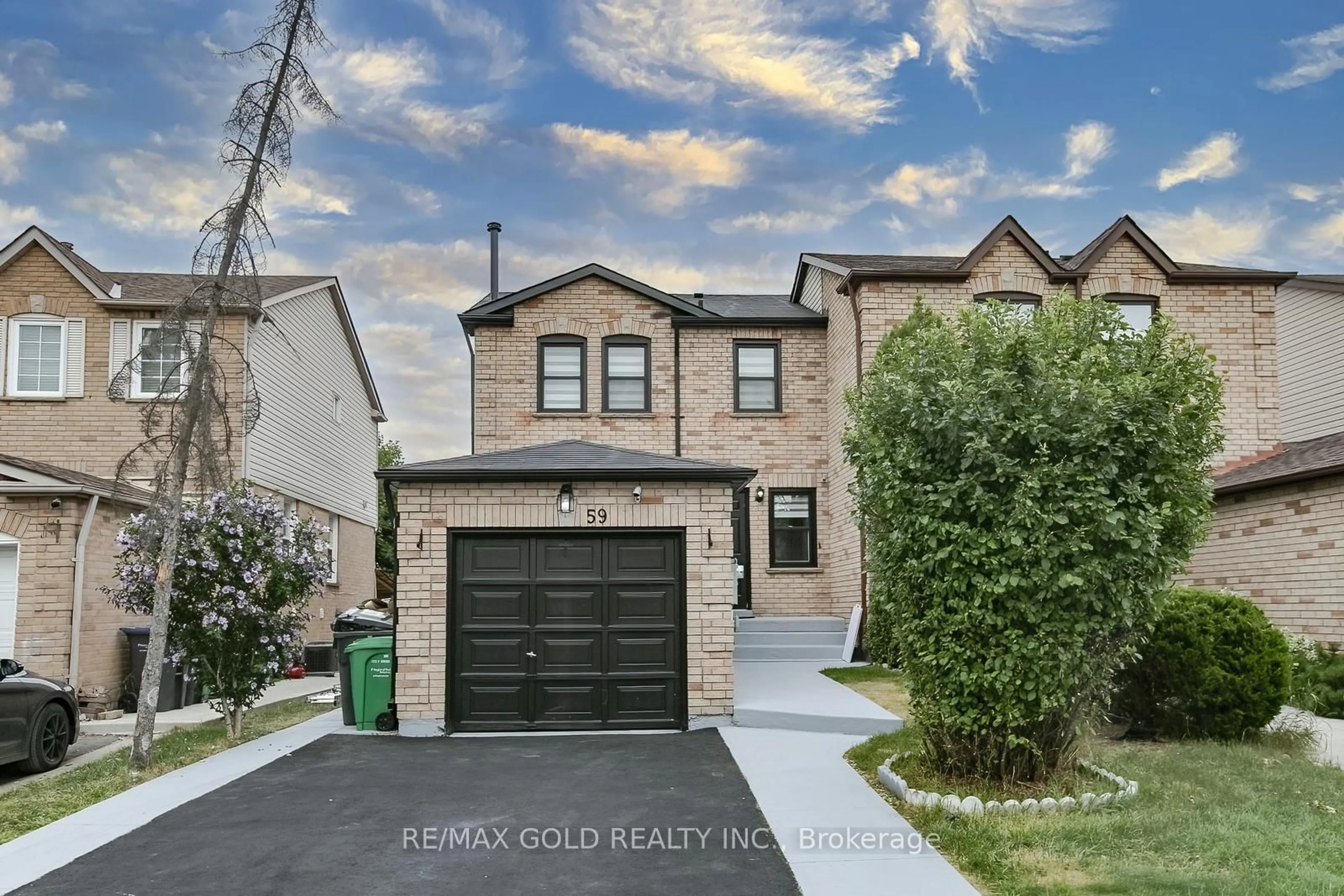 Home with brick exterior material, street for 59 Cutters Cres, Brampton Ontario L6Y 4M2