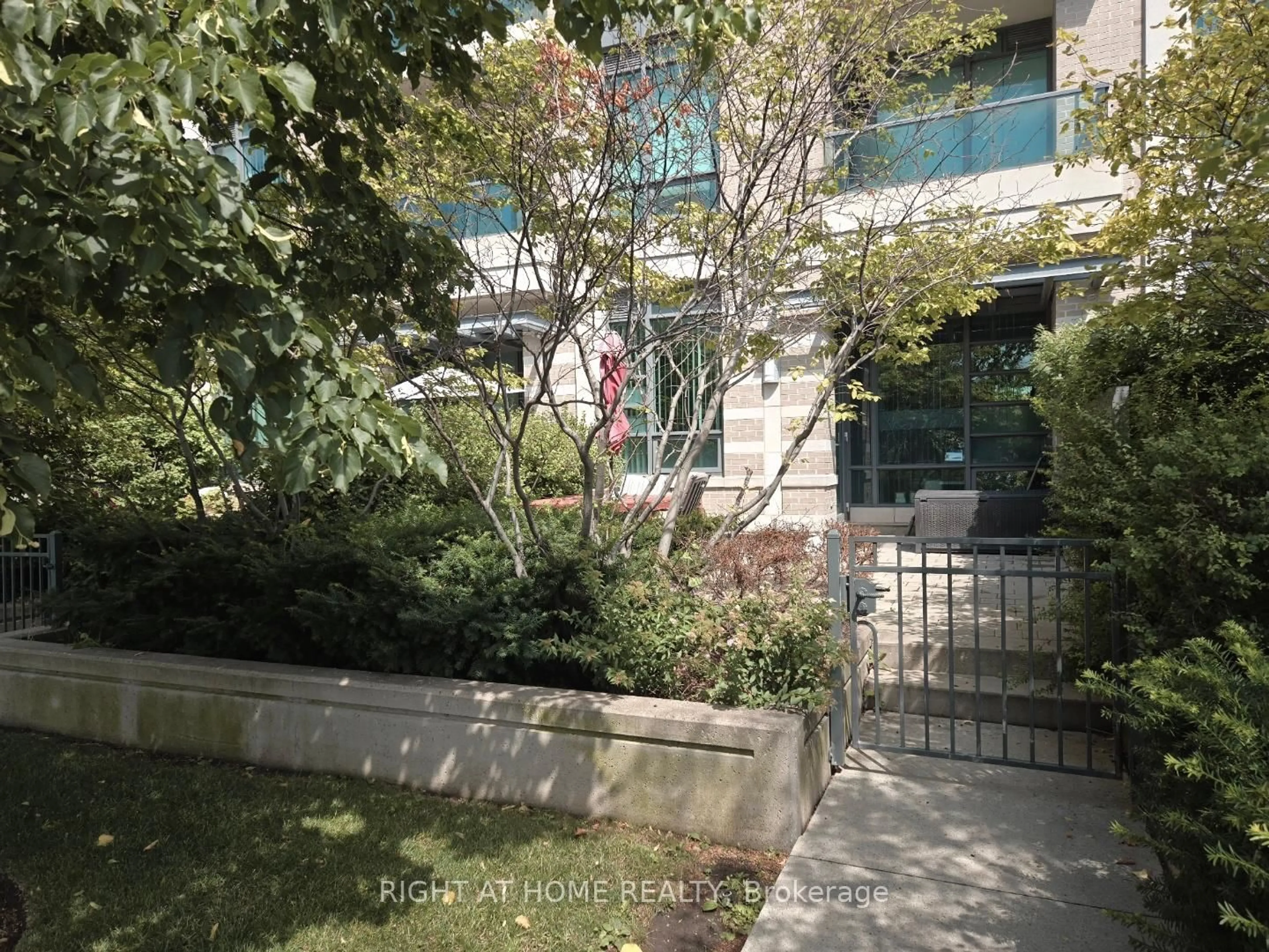 Unknown for 215 Sherway Gardens Rd #101, Toronto Ontario M9C 0A4