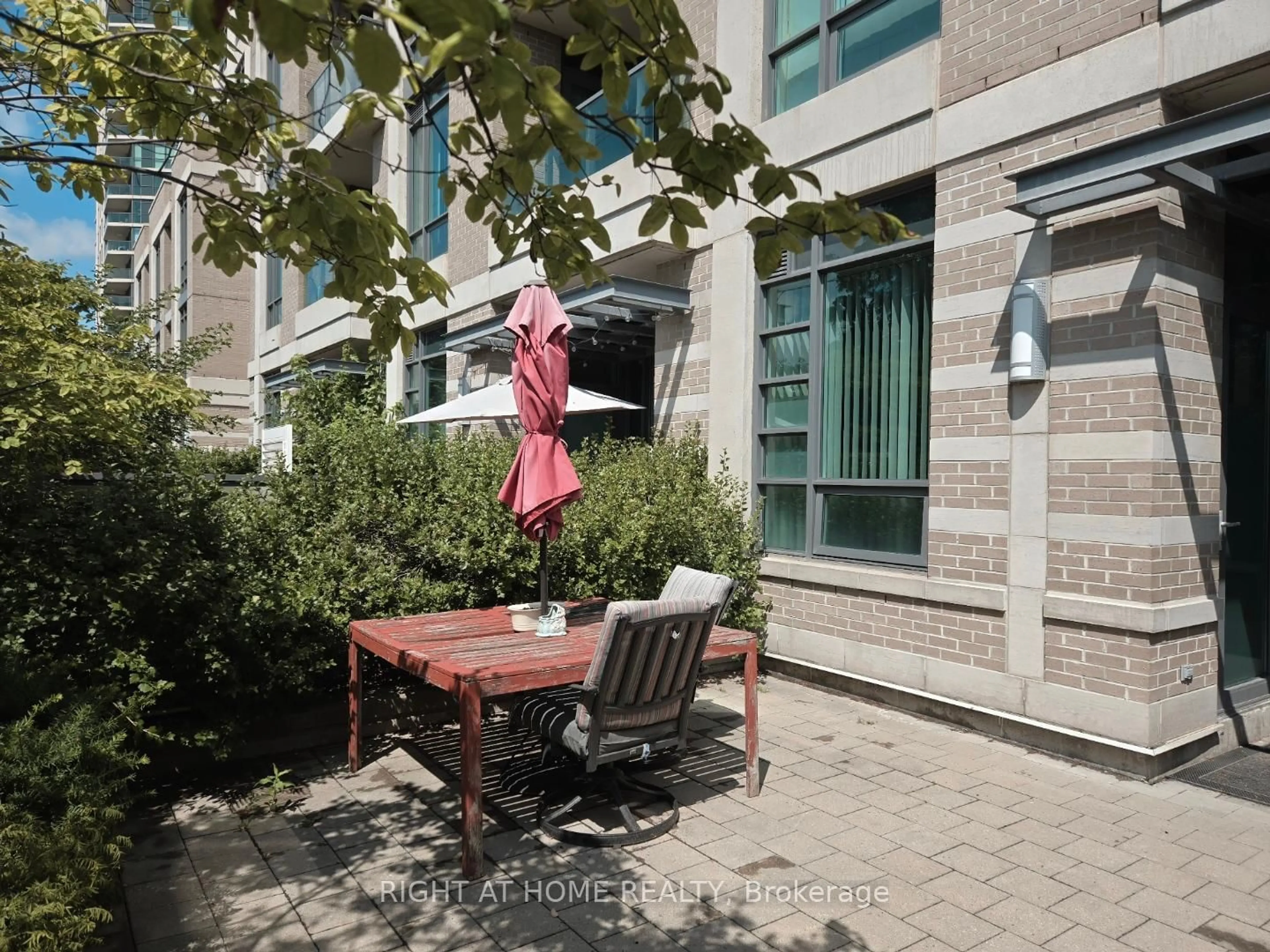 Patio, street for 215 Sherway Gardens Rd #101, Toronto Ontario M9C 0A4