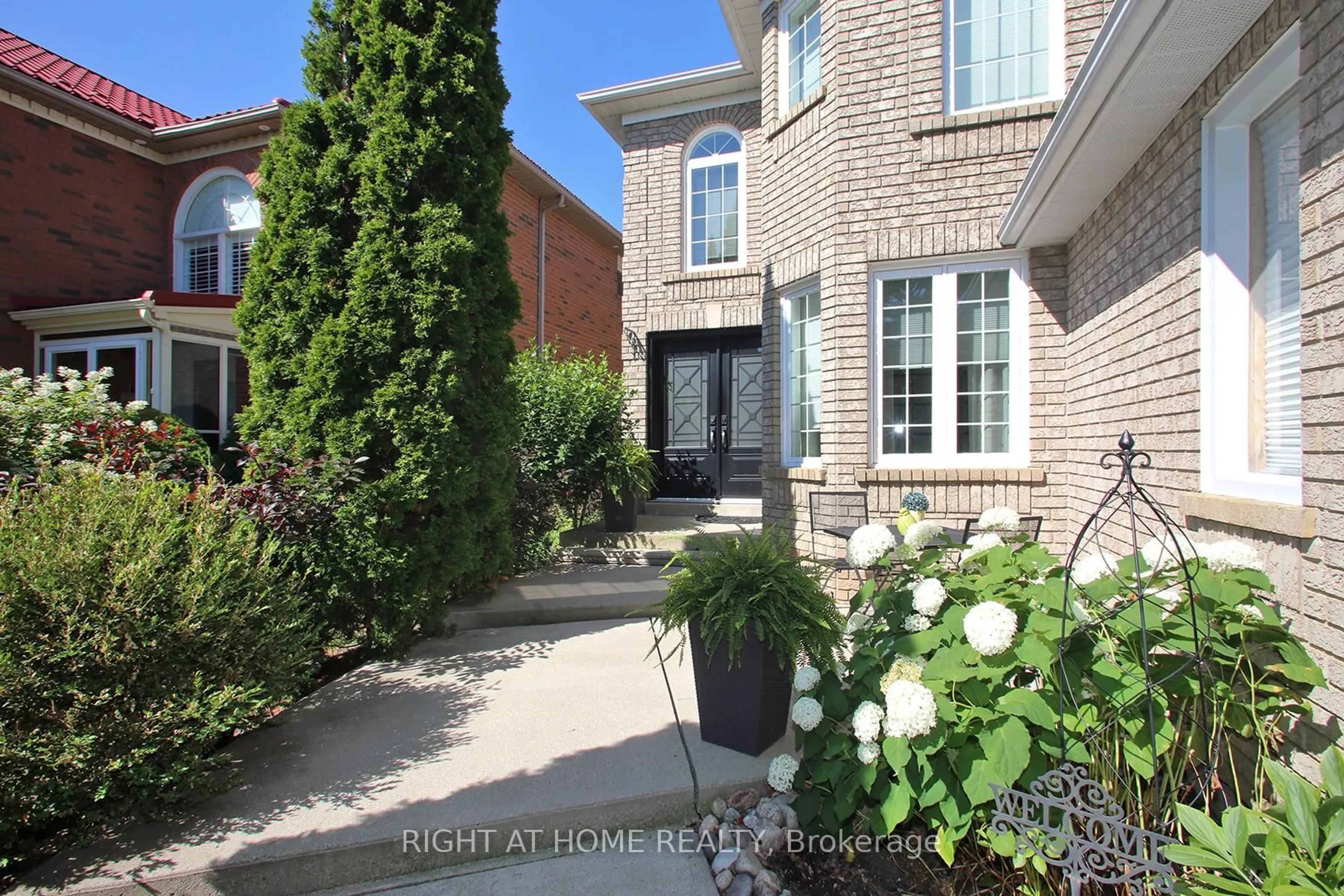 Home with brick exterior material, street for 98 Snowcap Rd, Brampton Ontario L6R 1J1