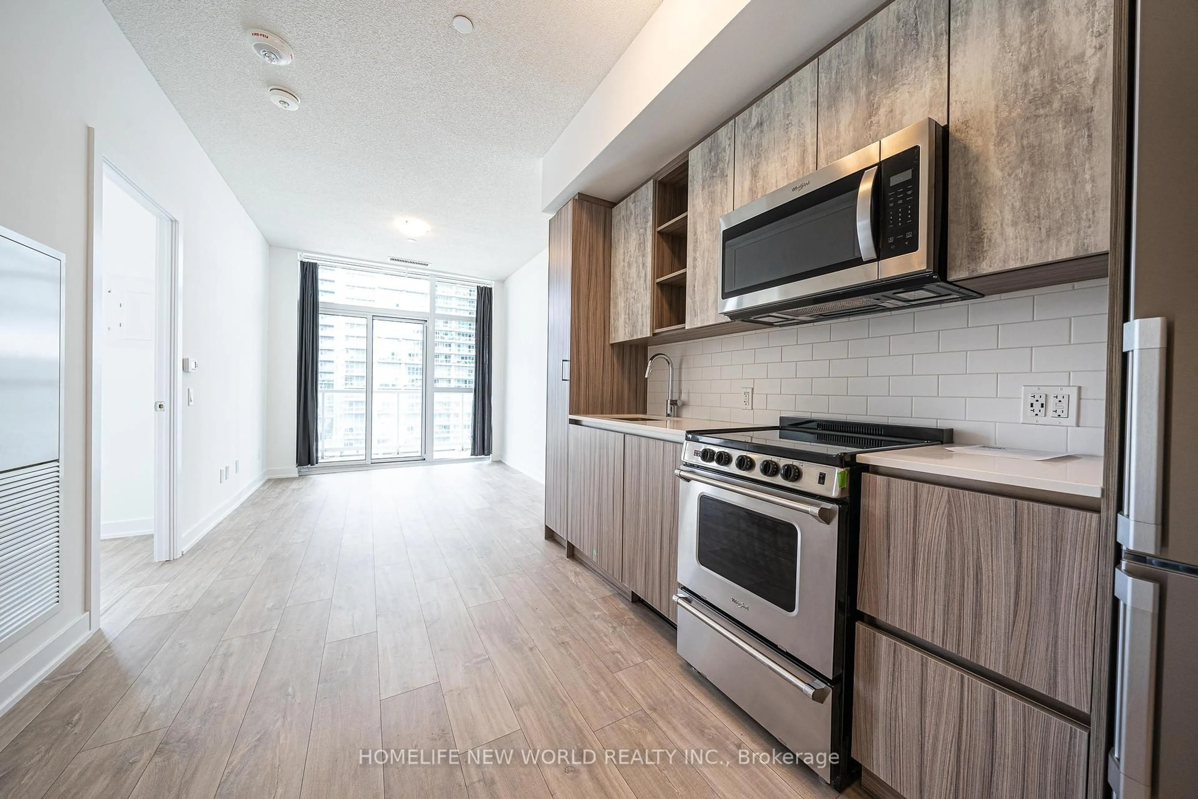 Unknown for 251 Manitoba St #828, Toronto Ontario M8Y 0C7
