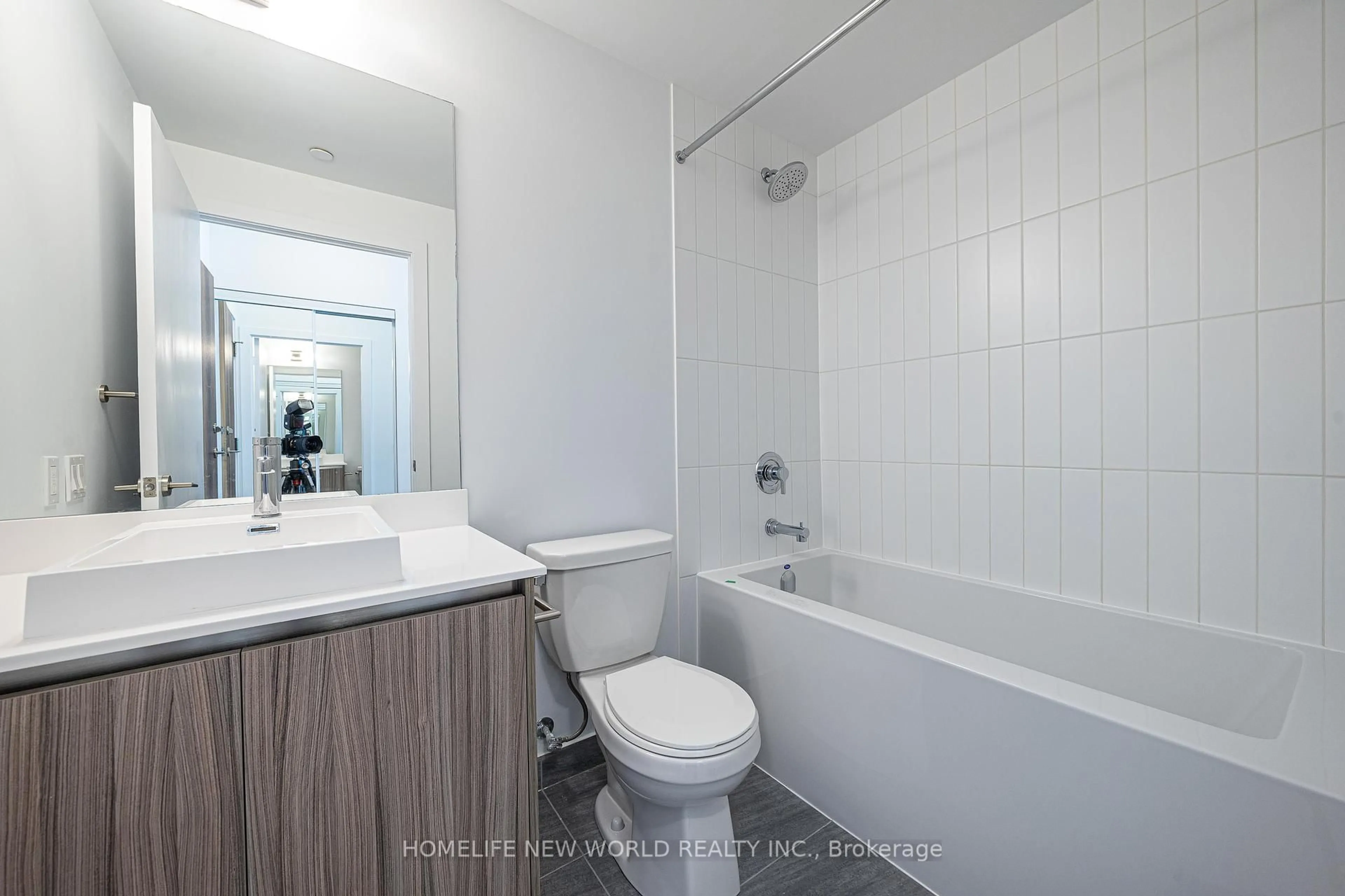 Standard bathroom, unknown for 251 Manitoba St #828, Toronto Ontario M8Y 0C7