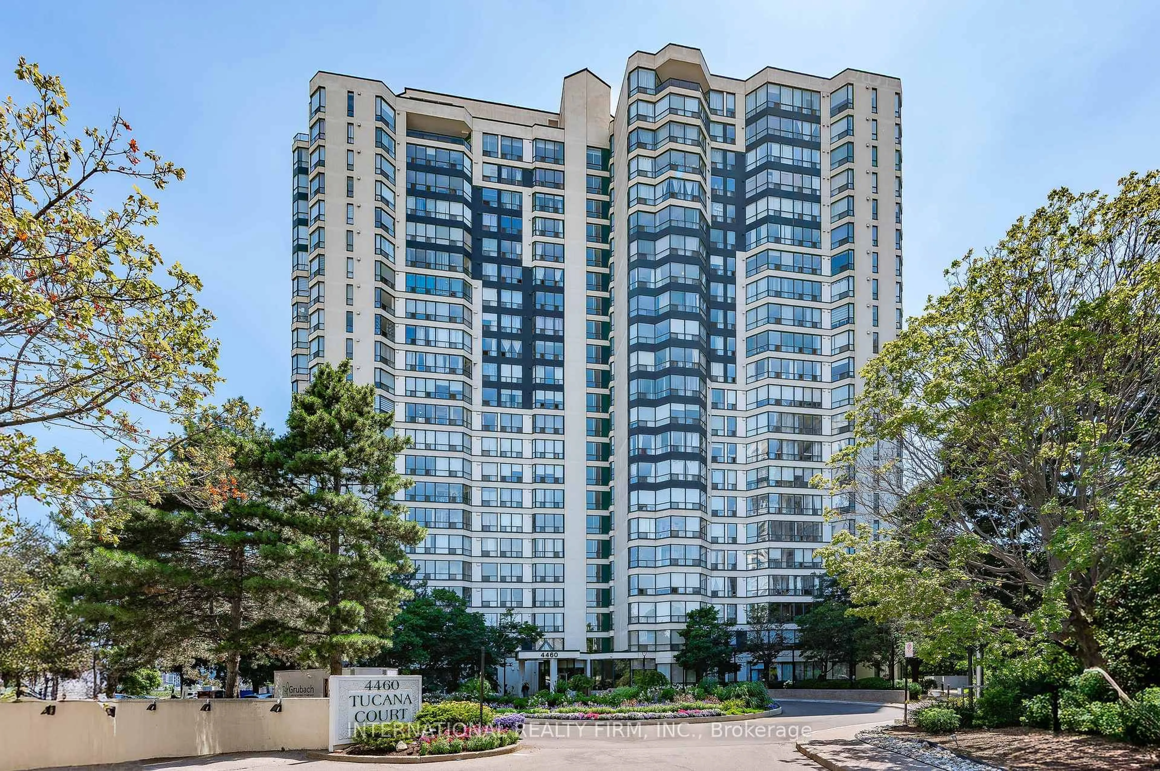 Indoor foyer for 4460 Tucana Crt #1612, Mississauga Ontario L5R 3K9