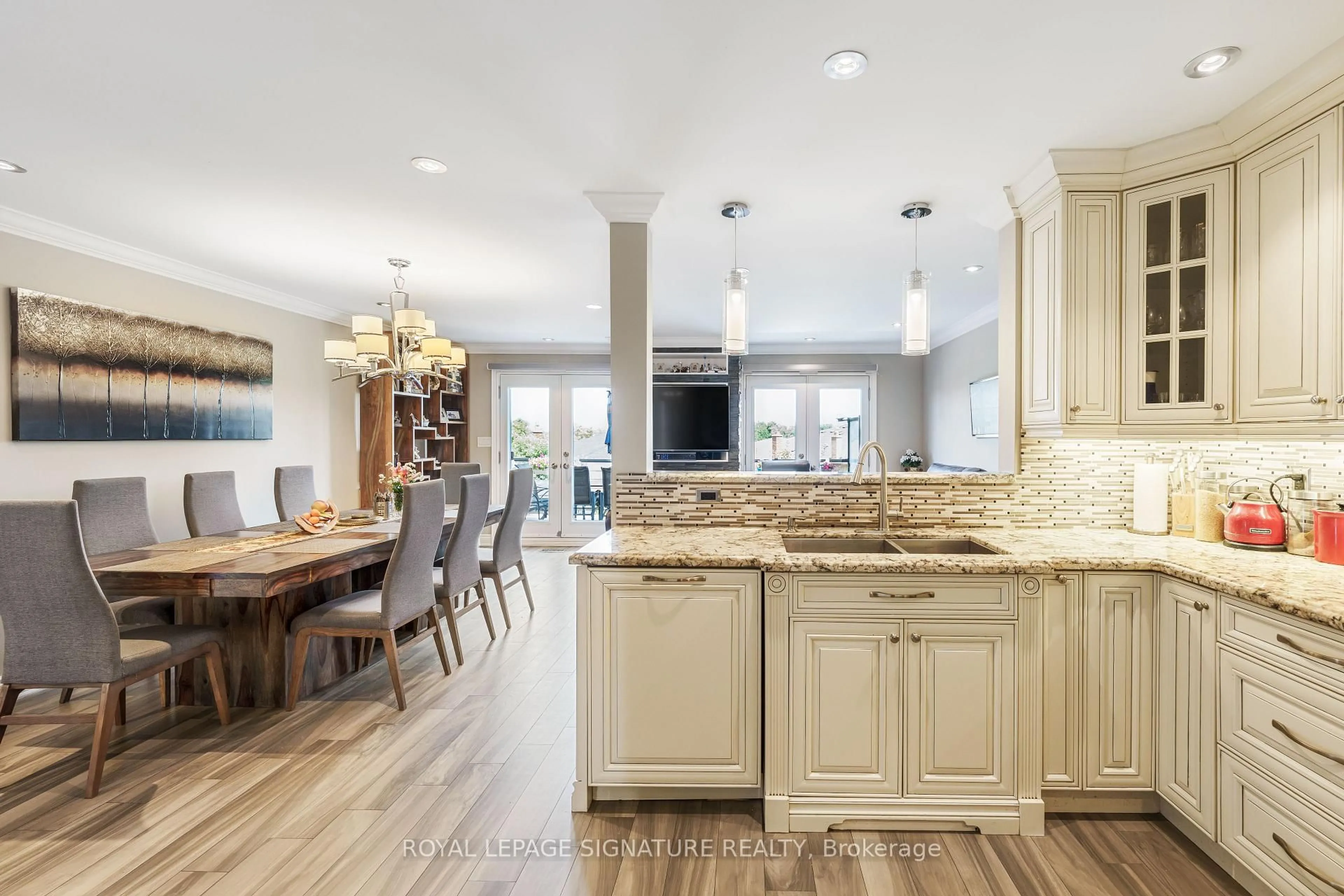 Open concept kitchen, ceramic/tile floor for 4091 Dursley Cres, Mississauga Ontario L4Z 1J6