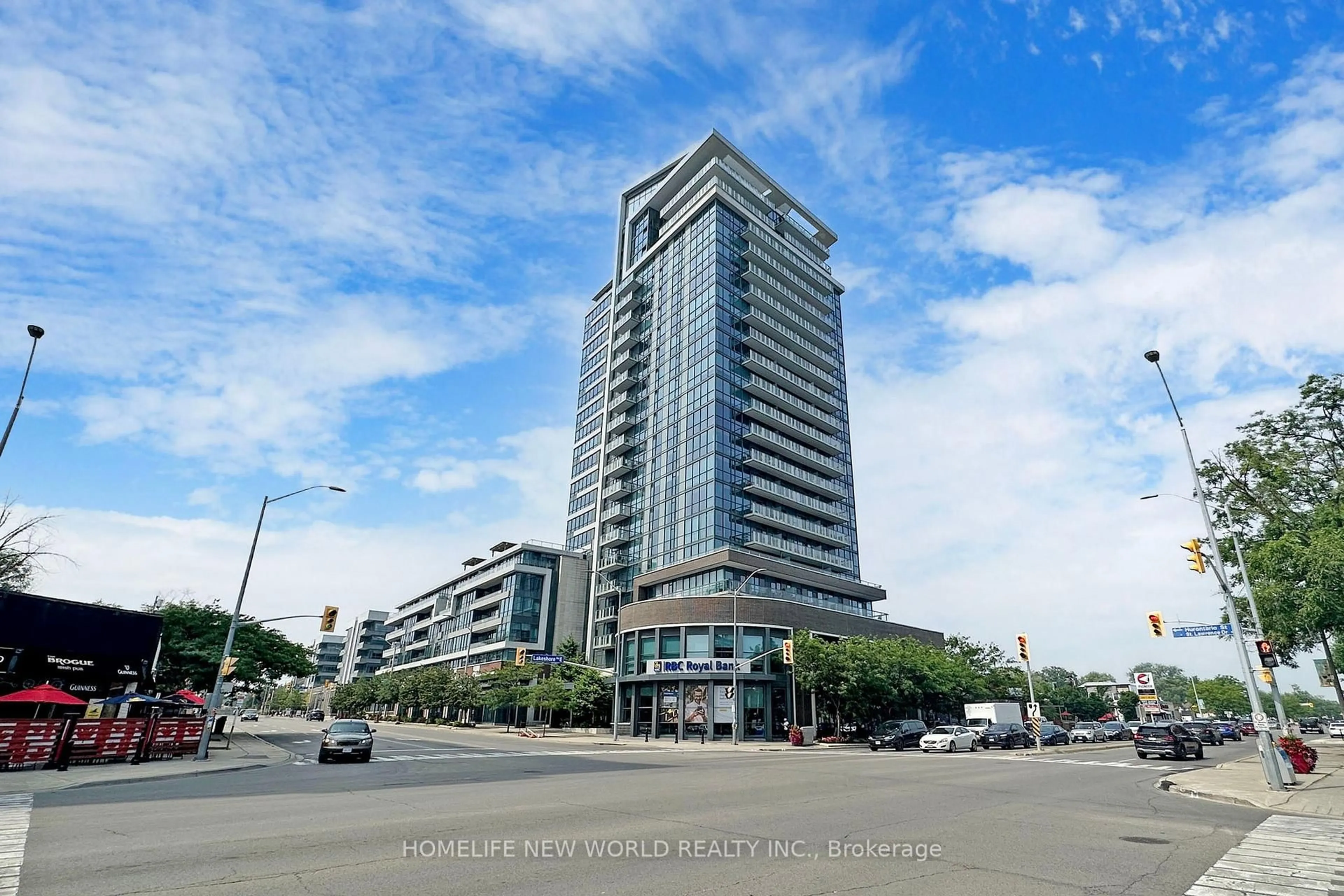 Indoor foyer for 1 Hurontario St #506, Mississauga Ontario L5G 0A3