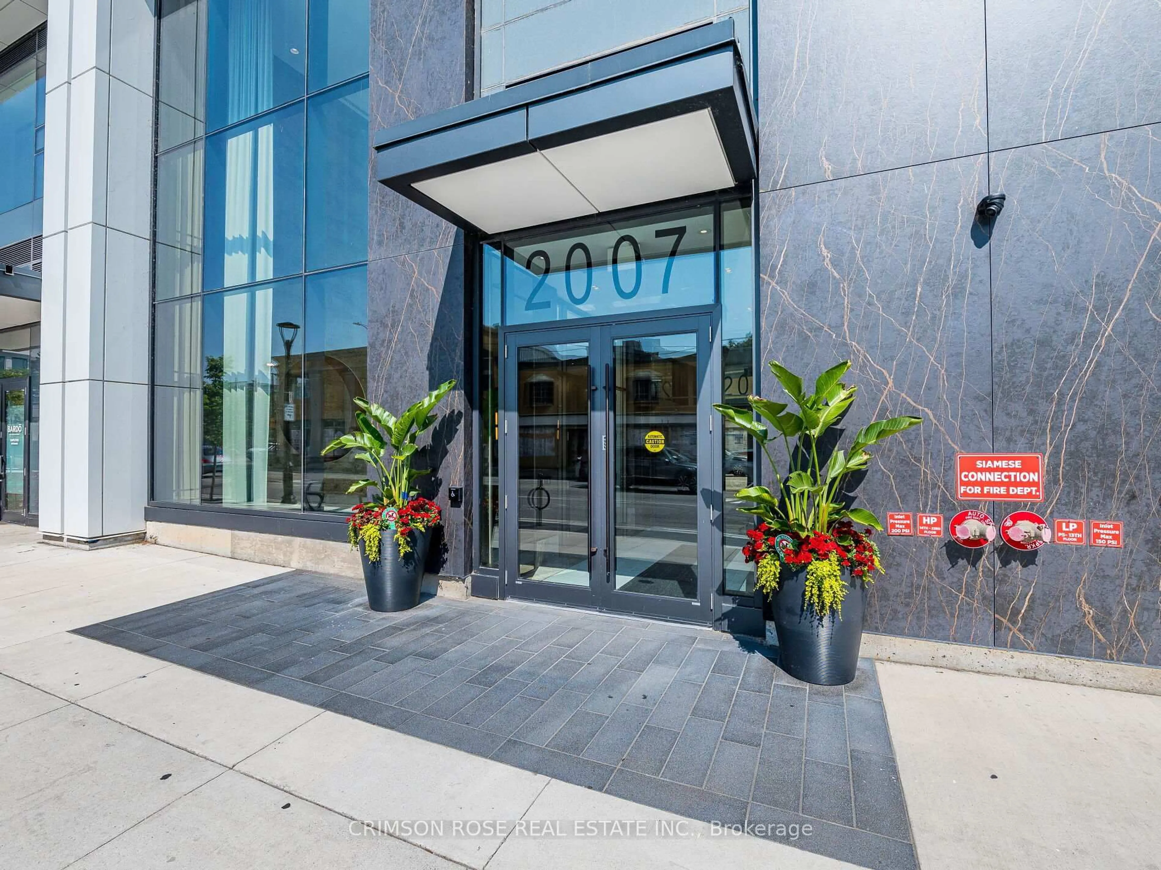 Indoor foyer for 2007 James St #406, Burlington Ontario L7R 0G7
