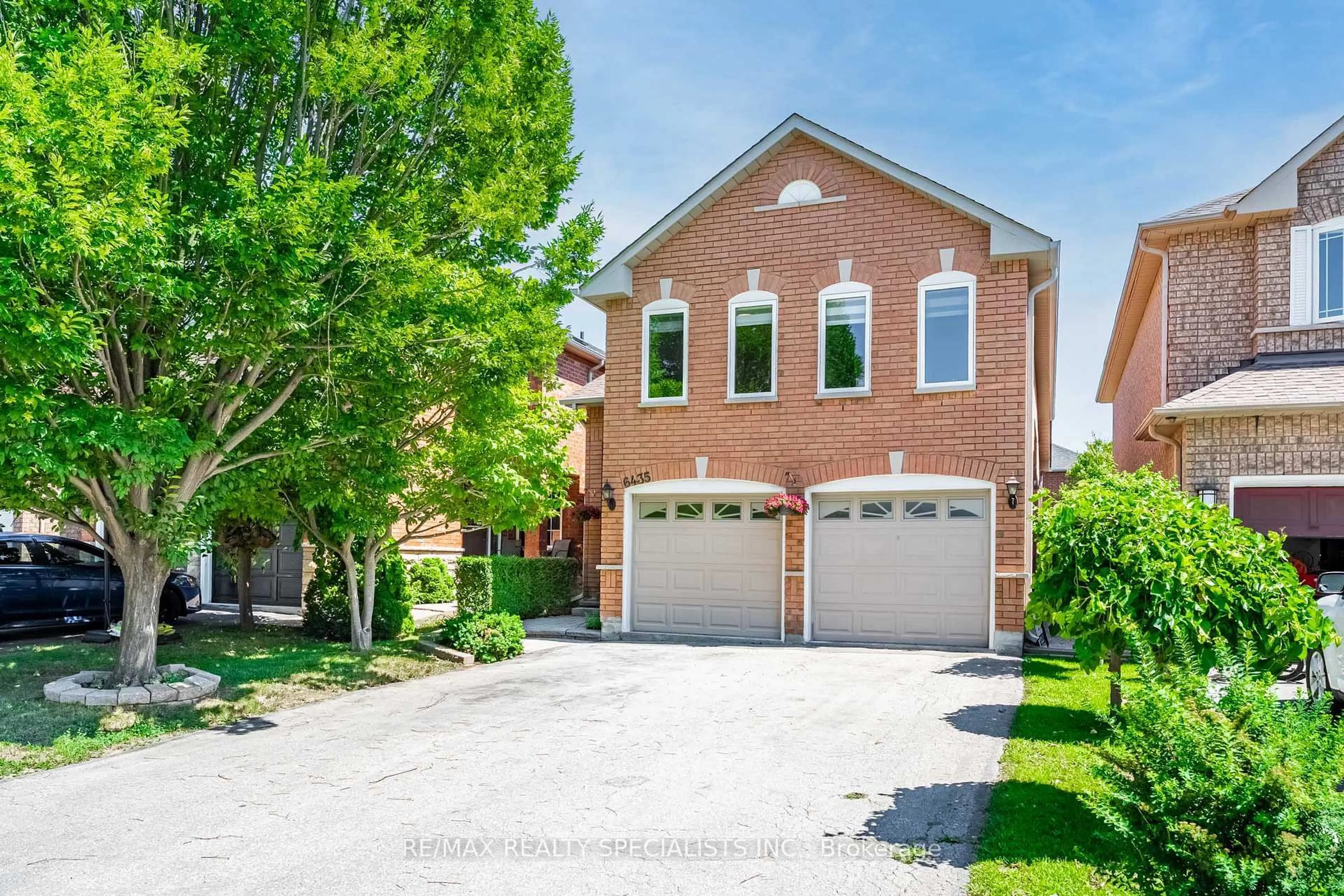 Home with brick exterior material, street for 6435 Hampden Woods Rd, Mississauga Ontario L5N 7V3
