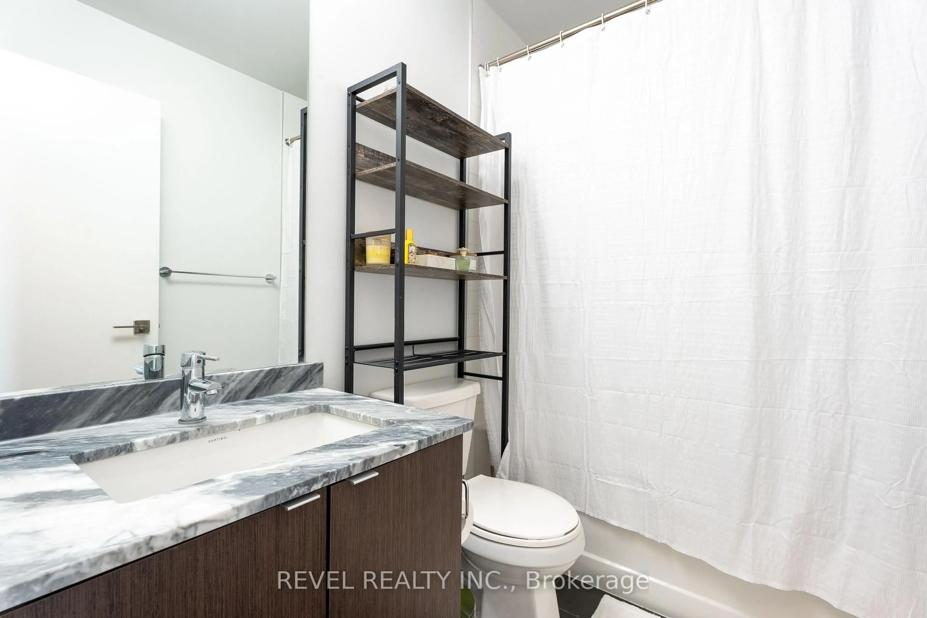 Standard bathroom, unknown for 4055 Parkside Village Mews #2114, Mississauga Ontario L5B 0K2