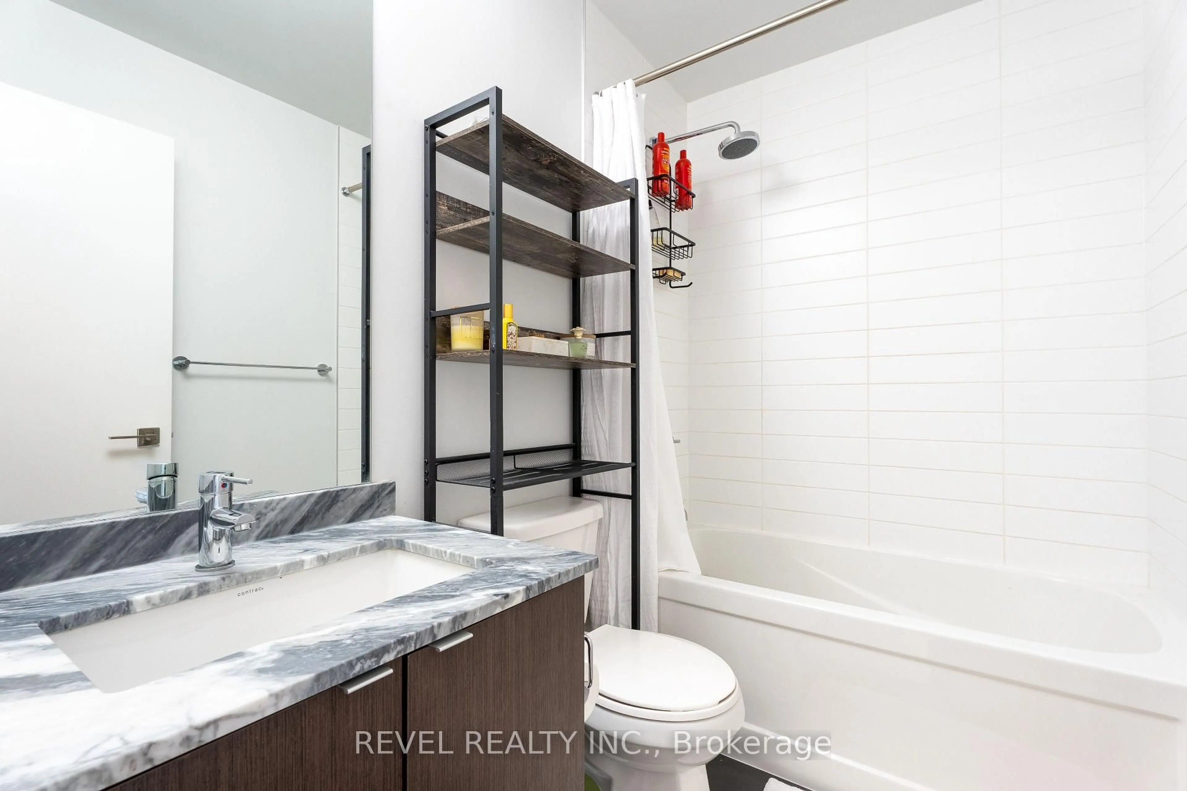 Standard bathroom, ceramic/tile floor for 4055 Parkside Village Mews #2114, Mississauga Ontario L5B 0K2