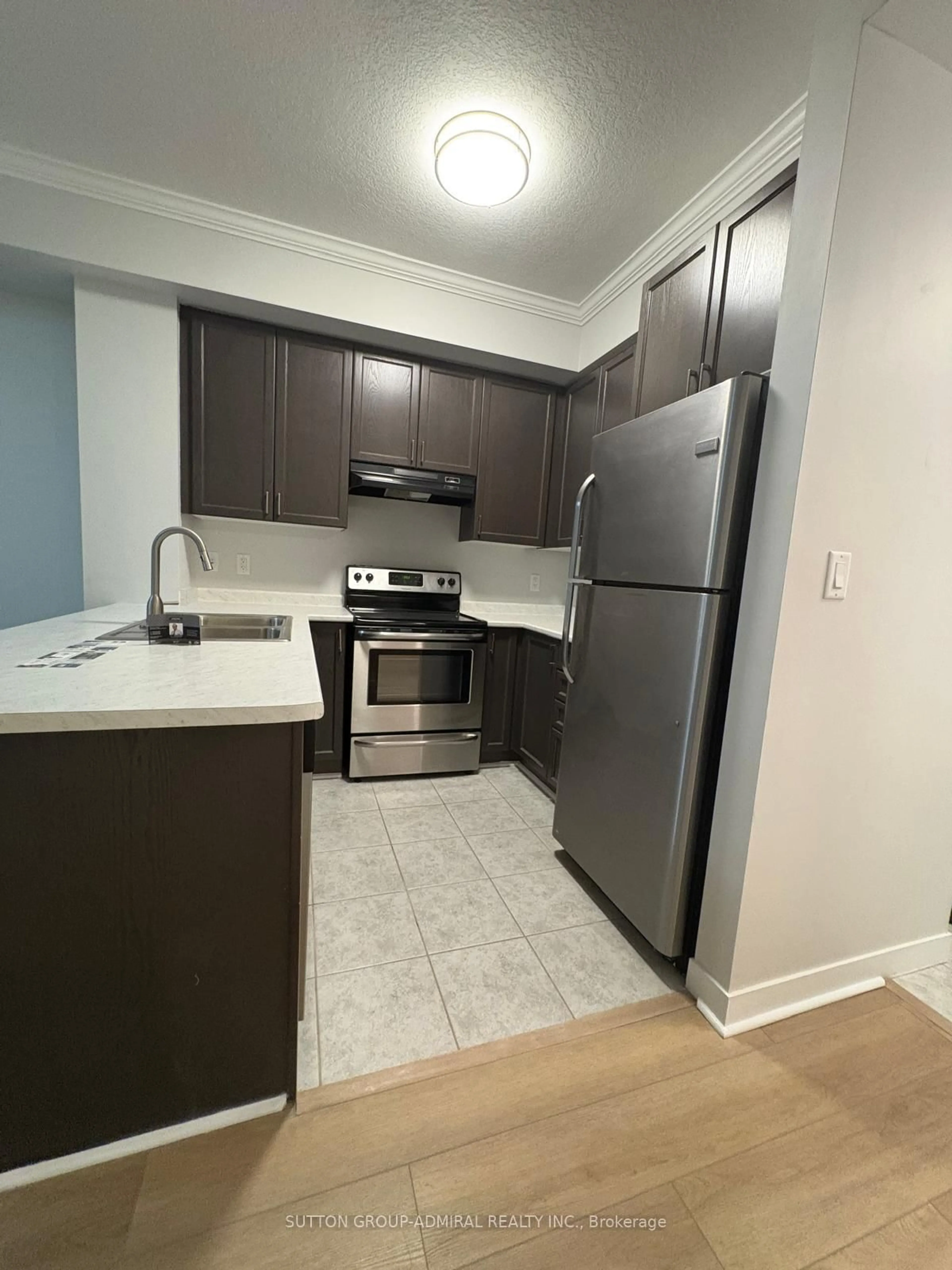 Standard kitchen, unknown for 5317 Upper Middle Rd #104, Burlington Ontario L7L 0G8