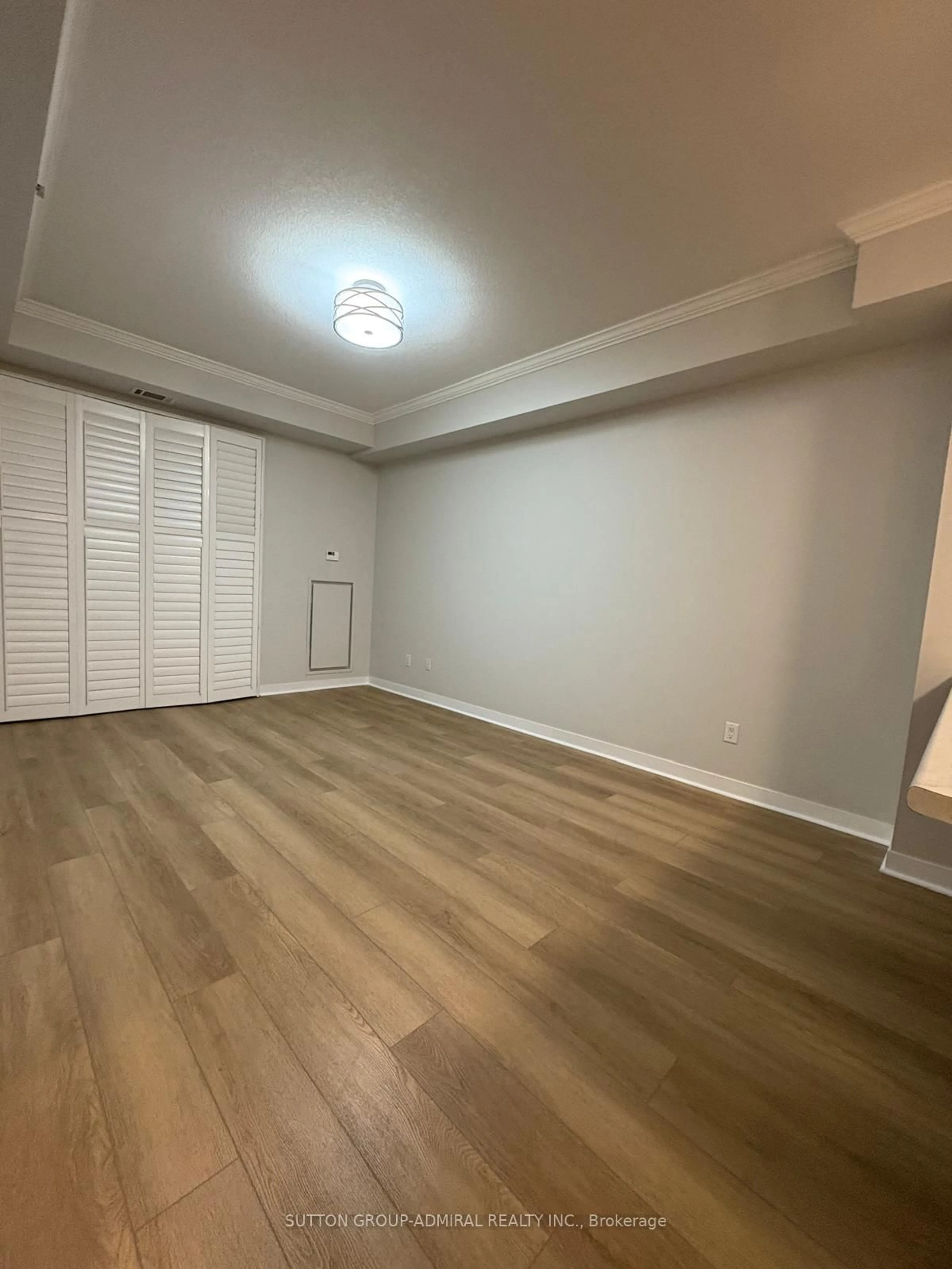 A pic of a room for 5317 Upper Middle Rd #104, Burlington Ontario L7L 0G8