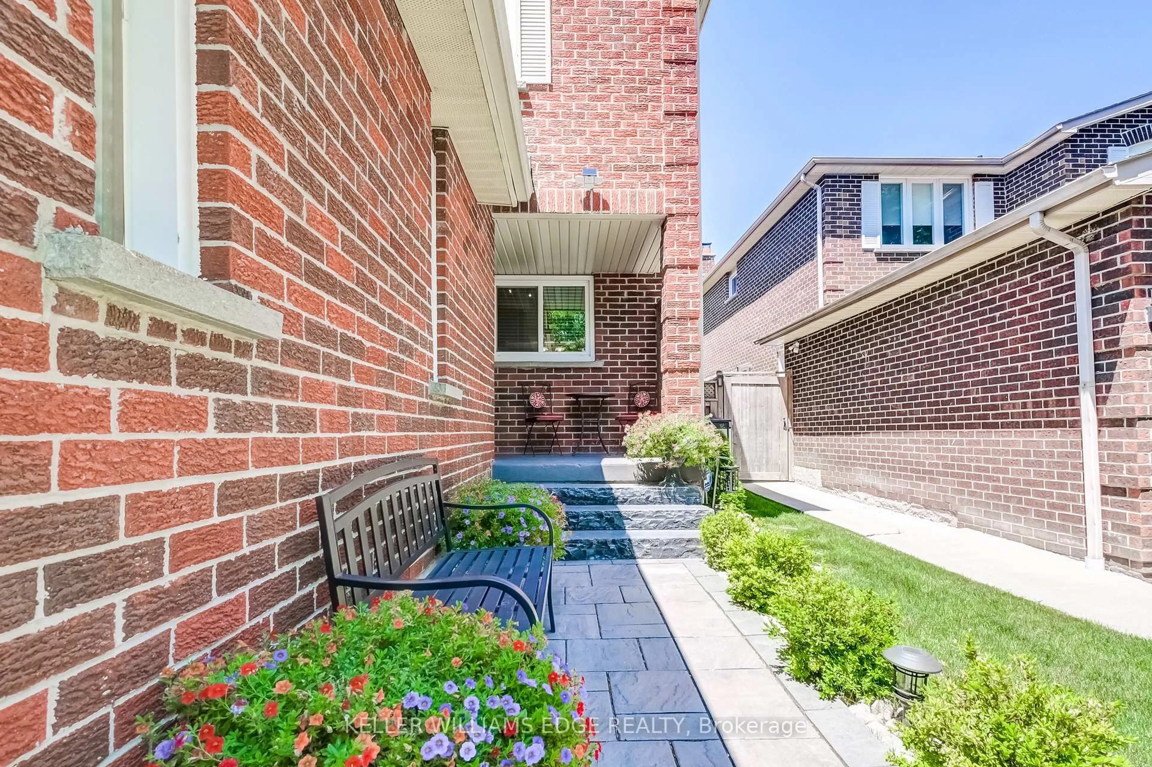 Home with brick exterior material, street for 6115 Camgreen Circ, Mississauga Ontario L5N 4N2