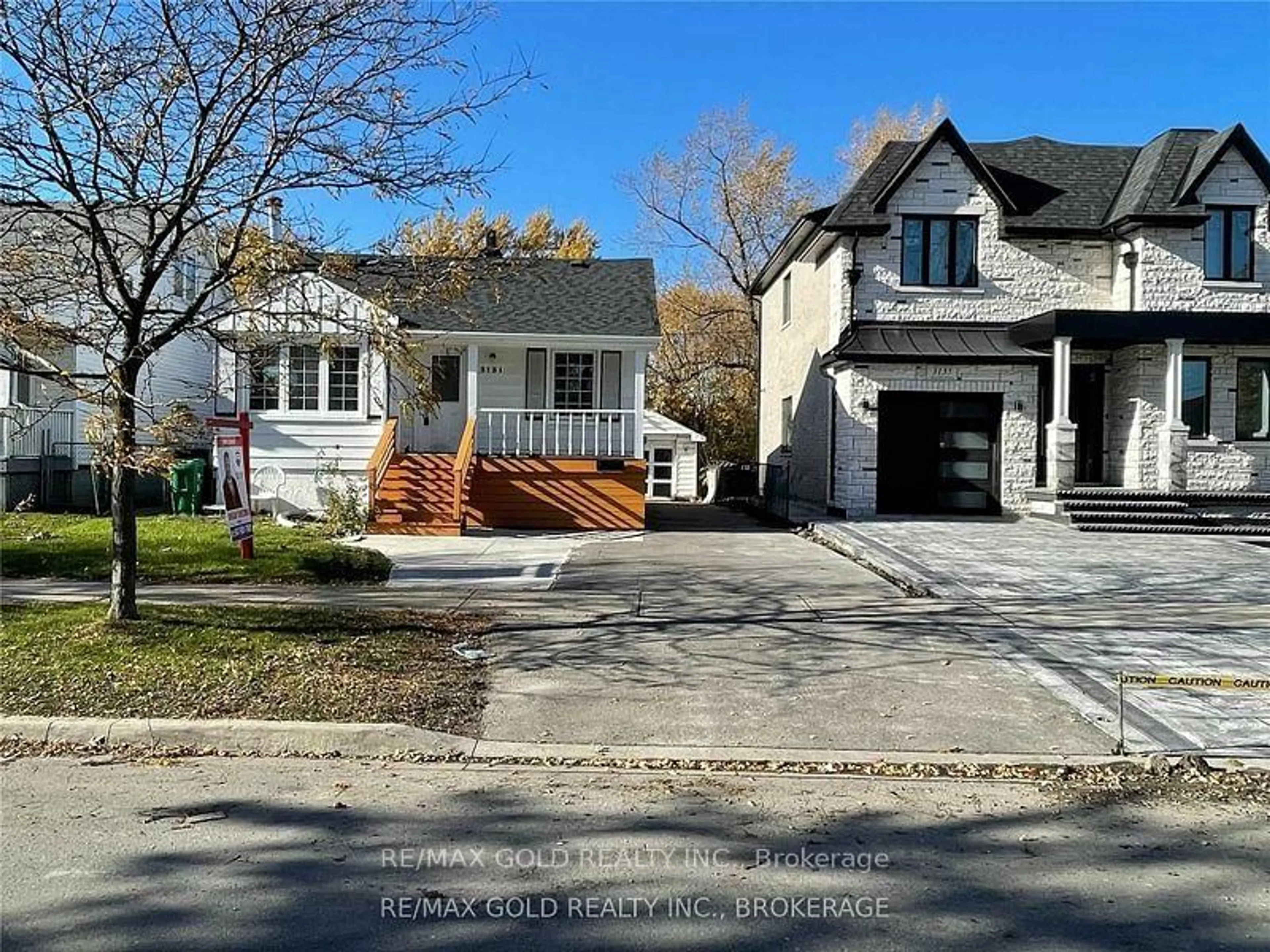 Home with brick exterior material, street for 3131 Churchill Ave, Mississauga Ontario L4T 1R6