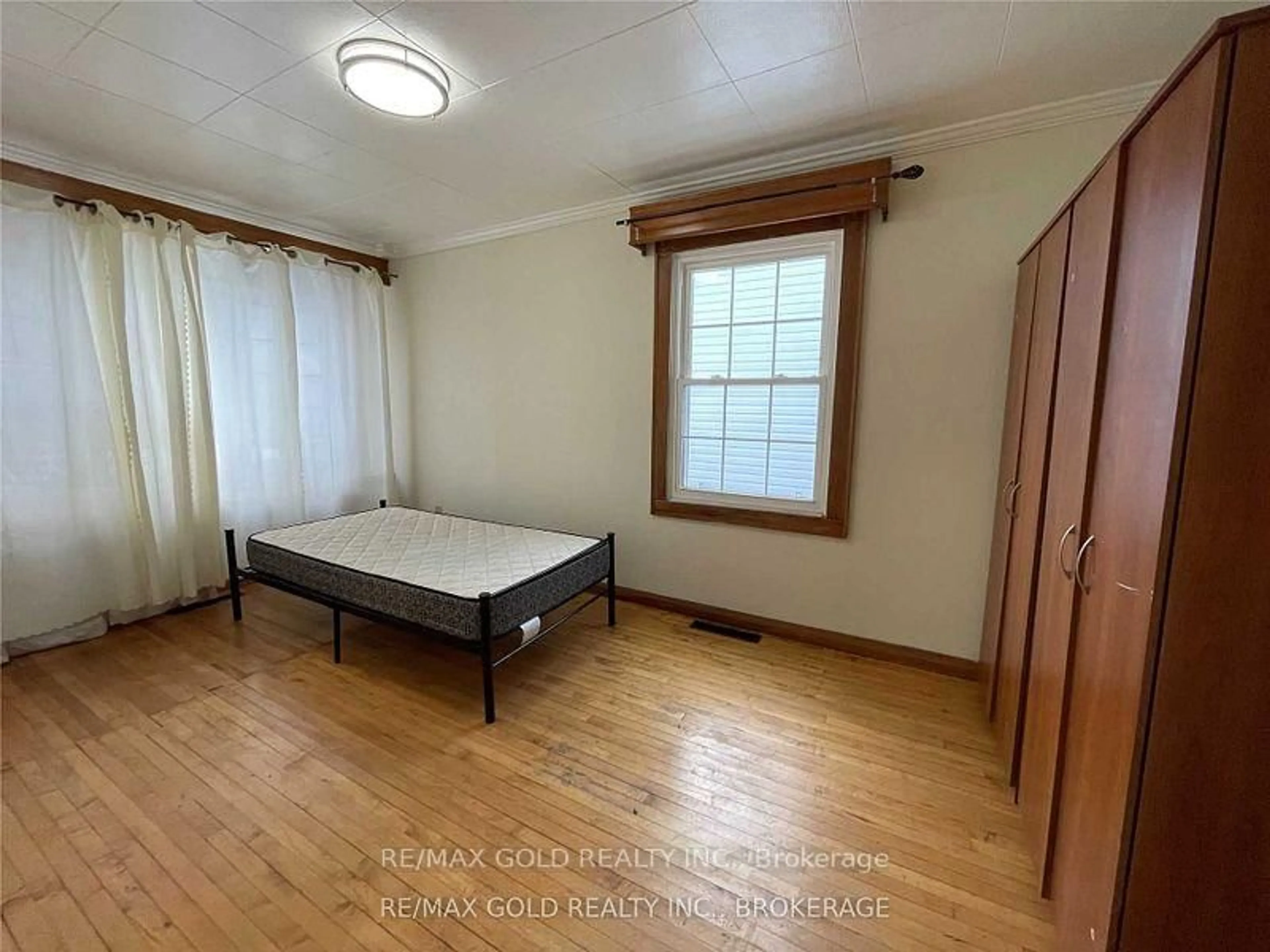 A pic of a room for 3131 Churchill Ave, Mississauga Ontario L4T 1R6
