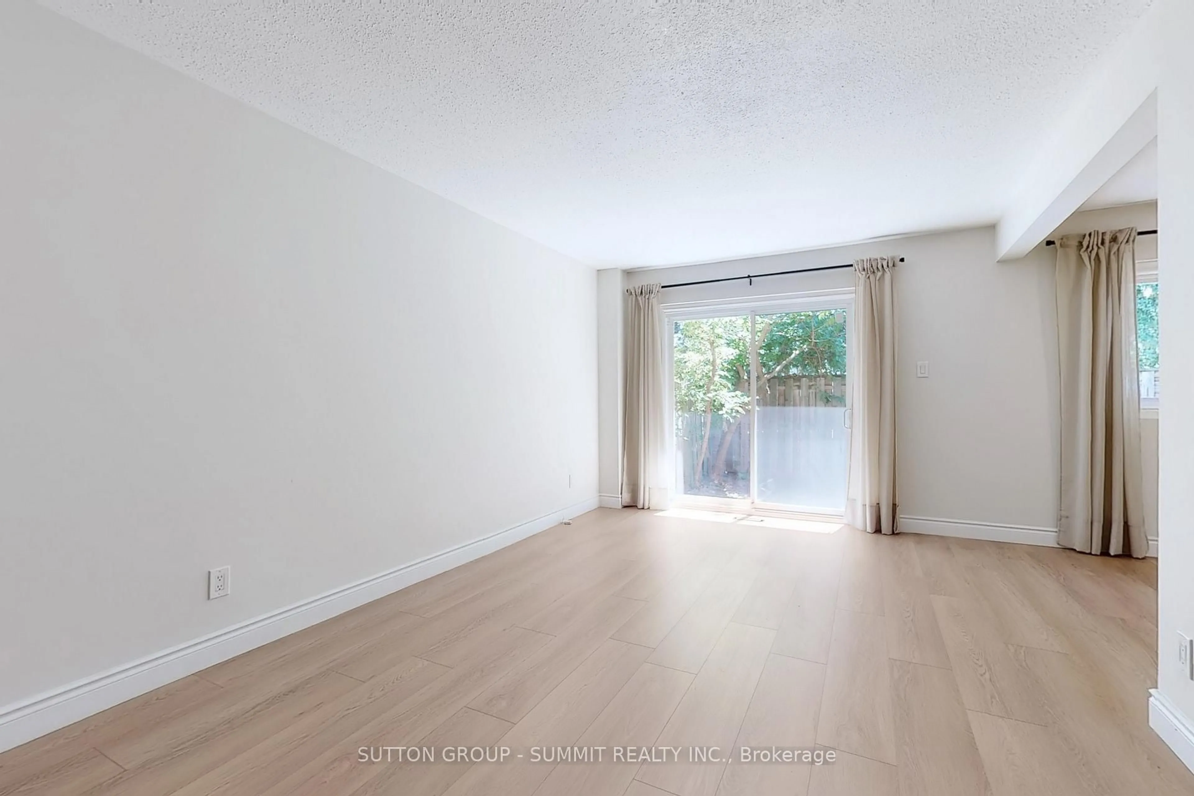 A pic of a room for 600 Silver Creek Blvd #72, Mississauga Ontario L5A 2B4
