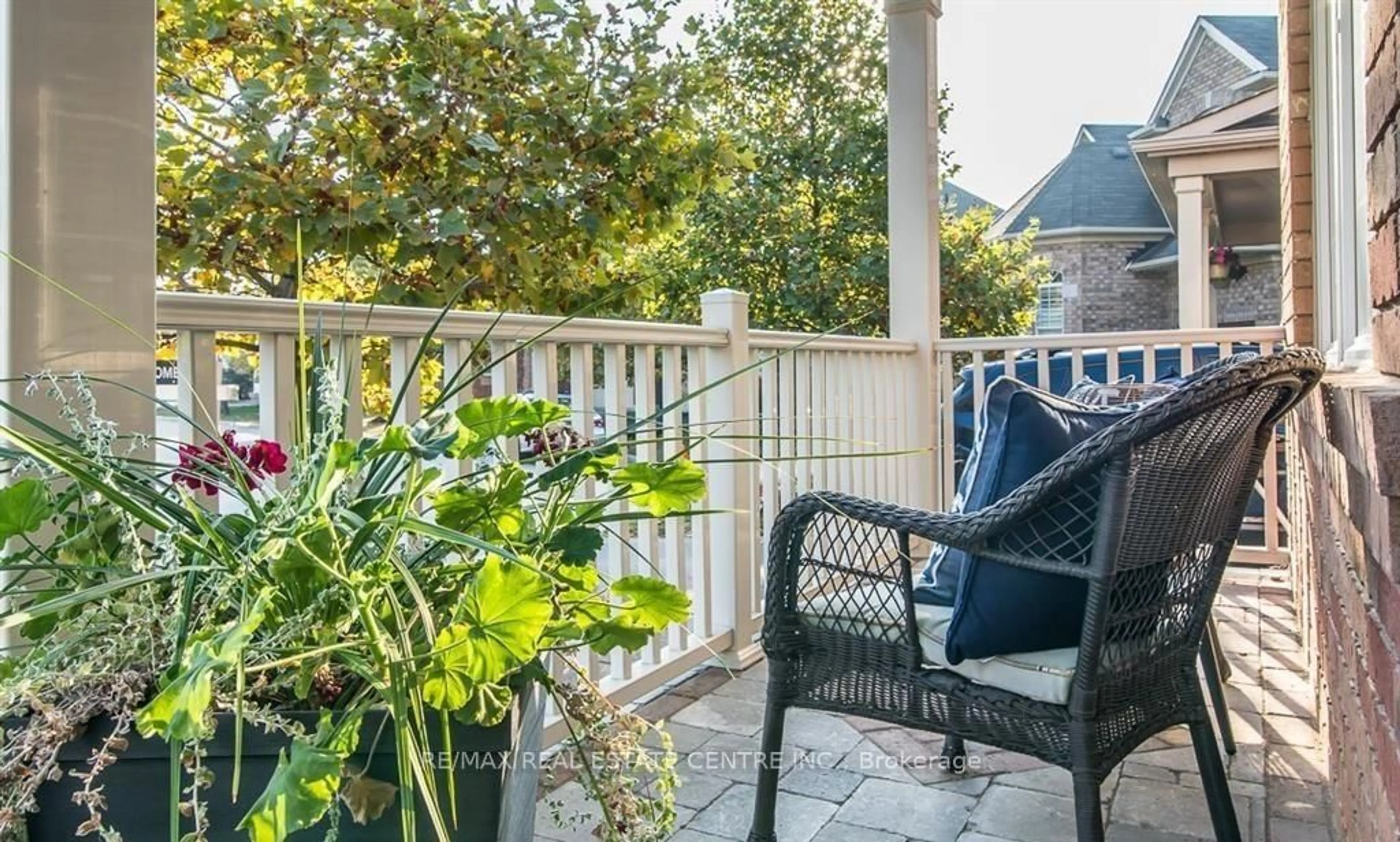 Patio, water/lake/river/ocean view for 625 Hood Terr, Milton Ontario L9T 0H1