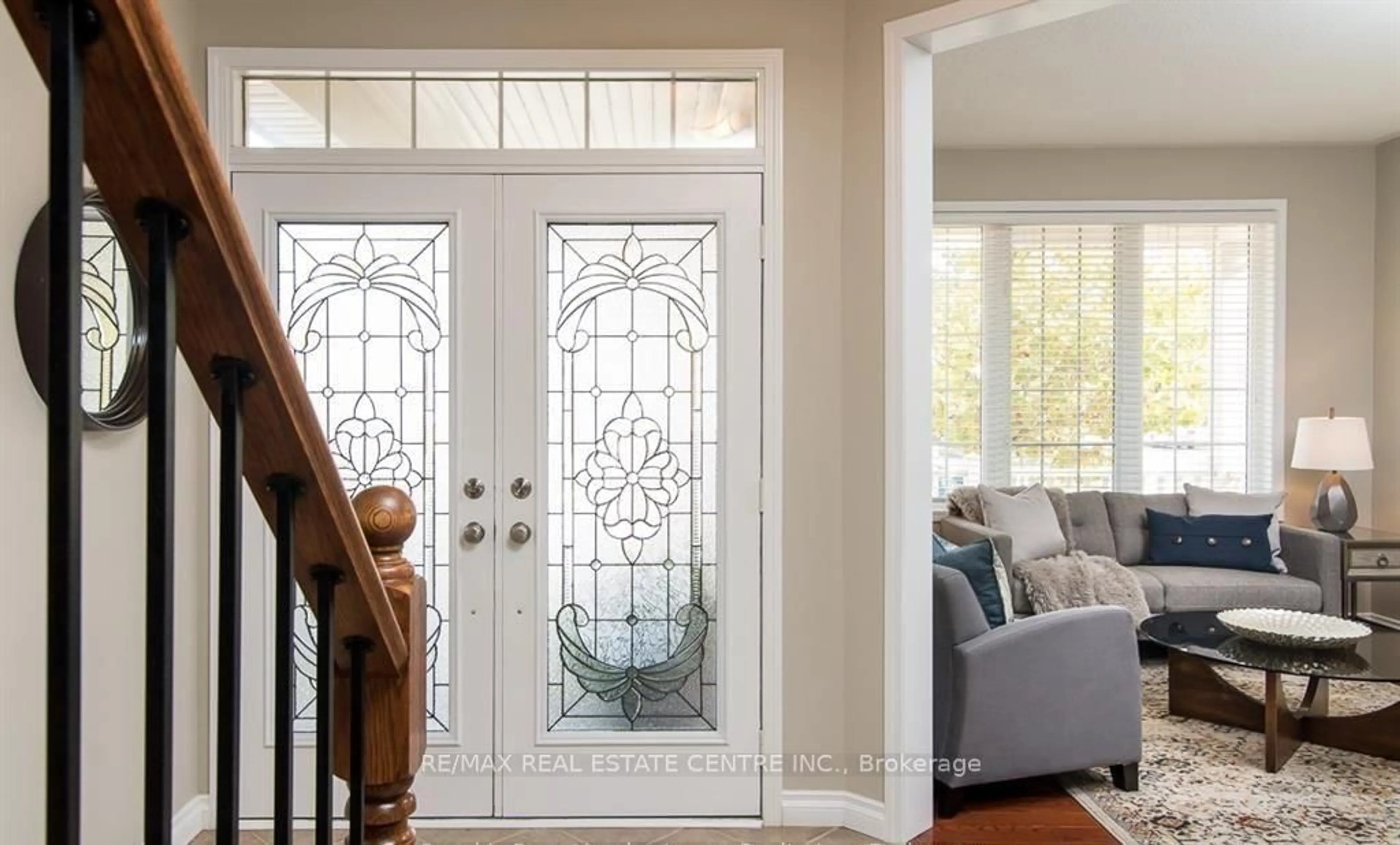 Indoor entryway for 625 Hood Terr, Milton Ontario L9T 0H1