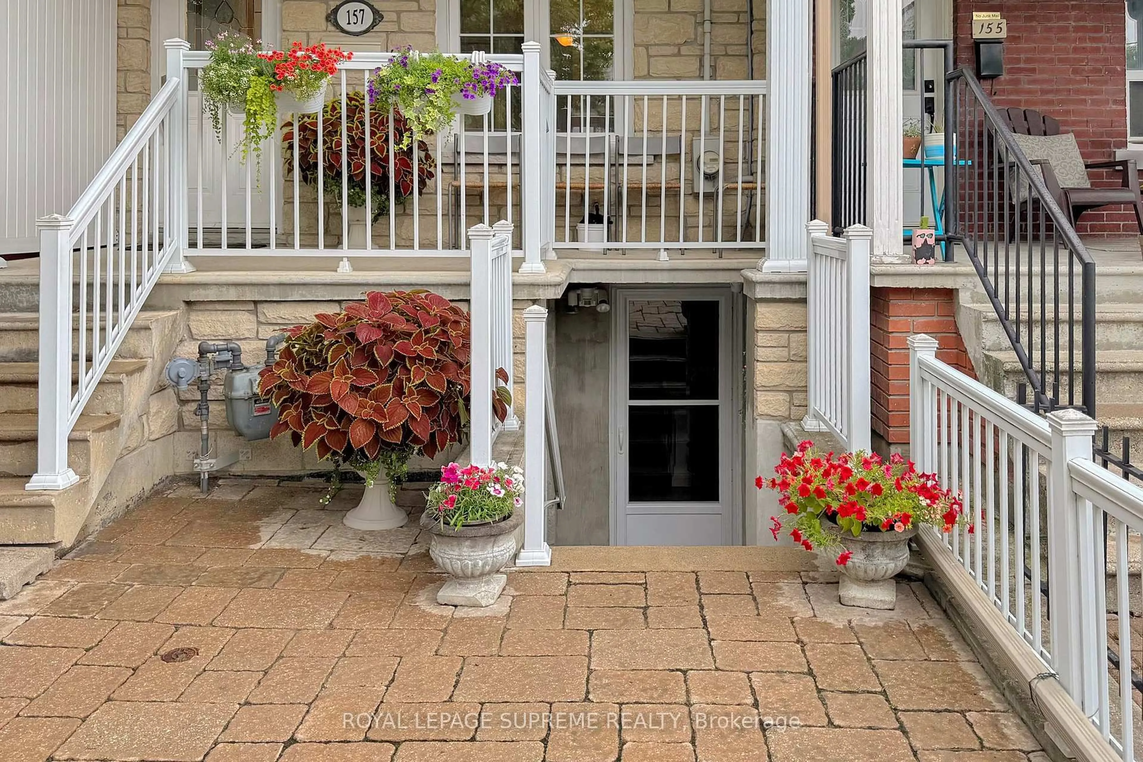 Patio, street for 157 Emerson Ave, Toronto Ontario M6H 3T4