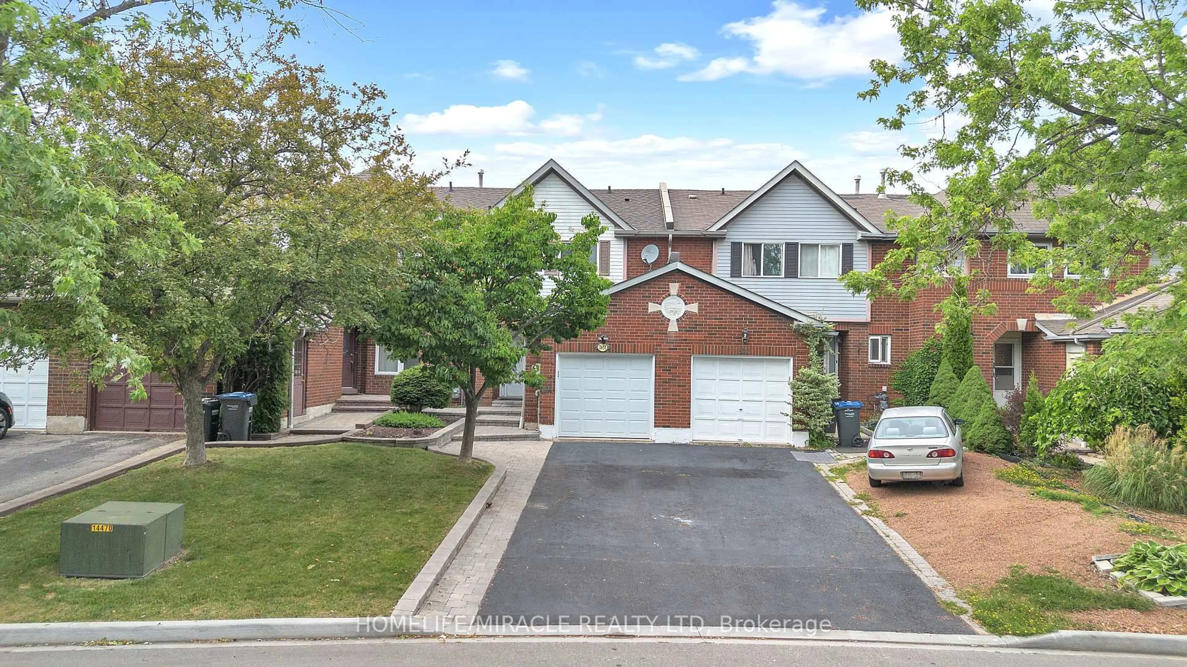 Home with brick exterior material, street for 2655 Lindholm Cres, Mississauga Ontario L5M 4P5