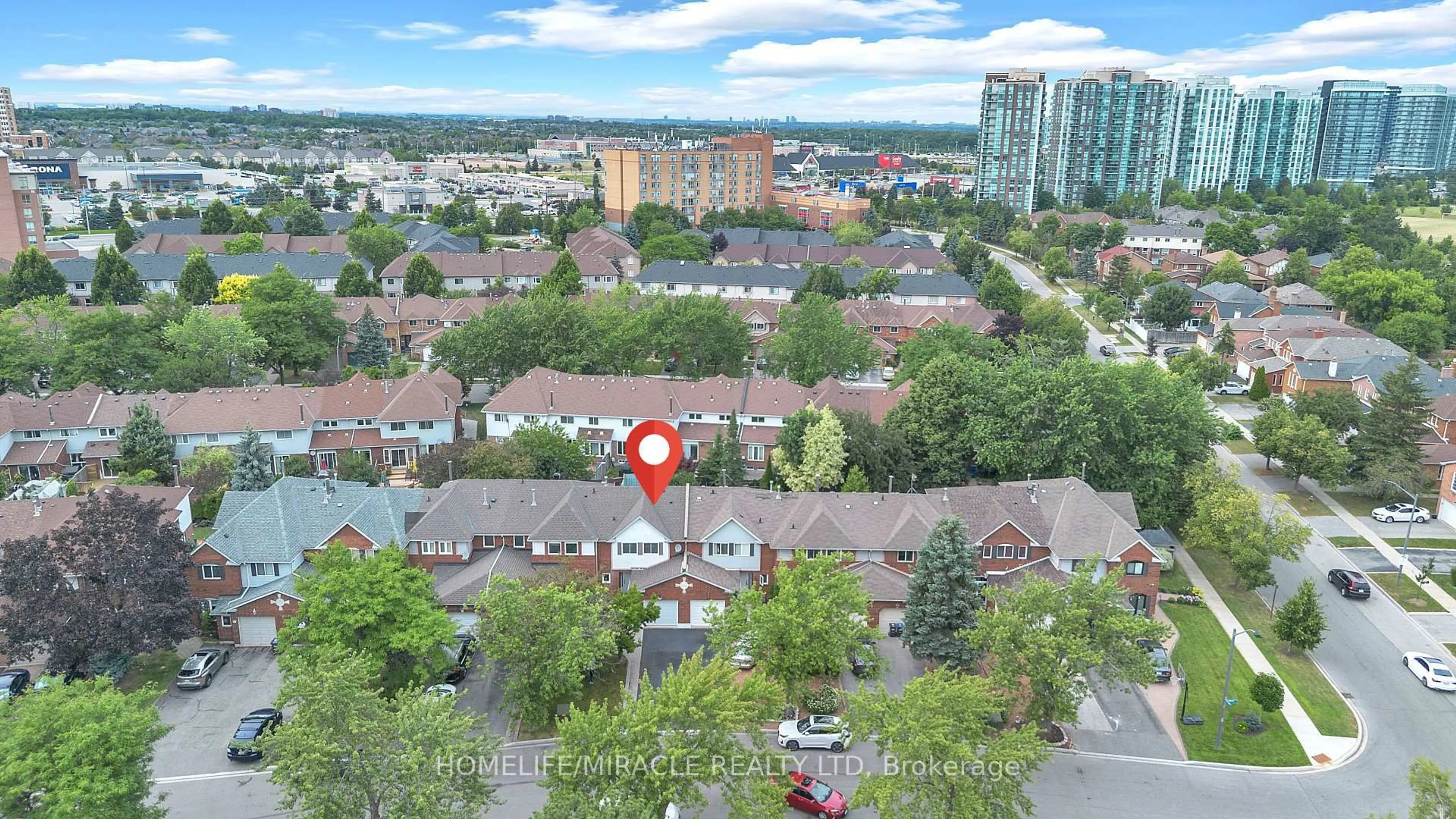 A pic from outside/outdoor area/front of a property/back of a property/a pic from drone, city buildings view from balcony for 2655 Lindholm Cres, Mississauga Ontario L5M 4P5