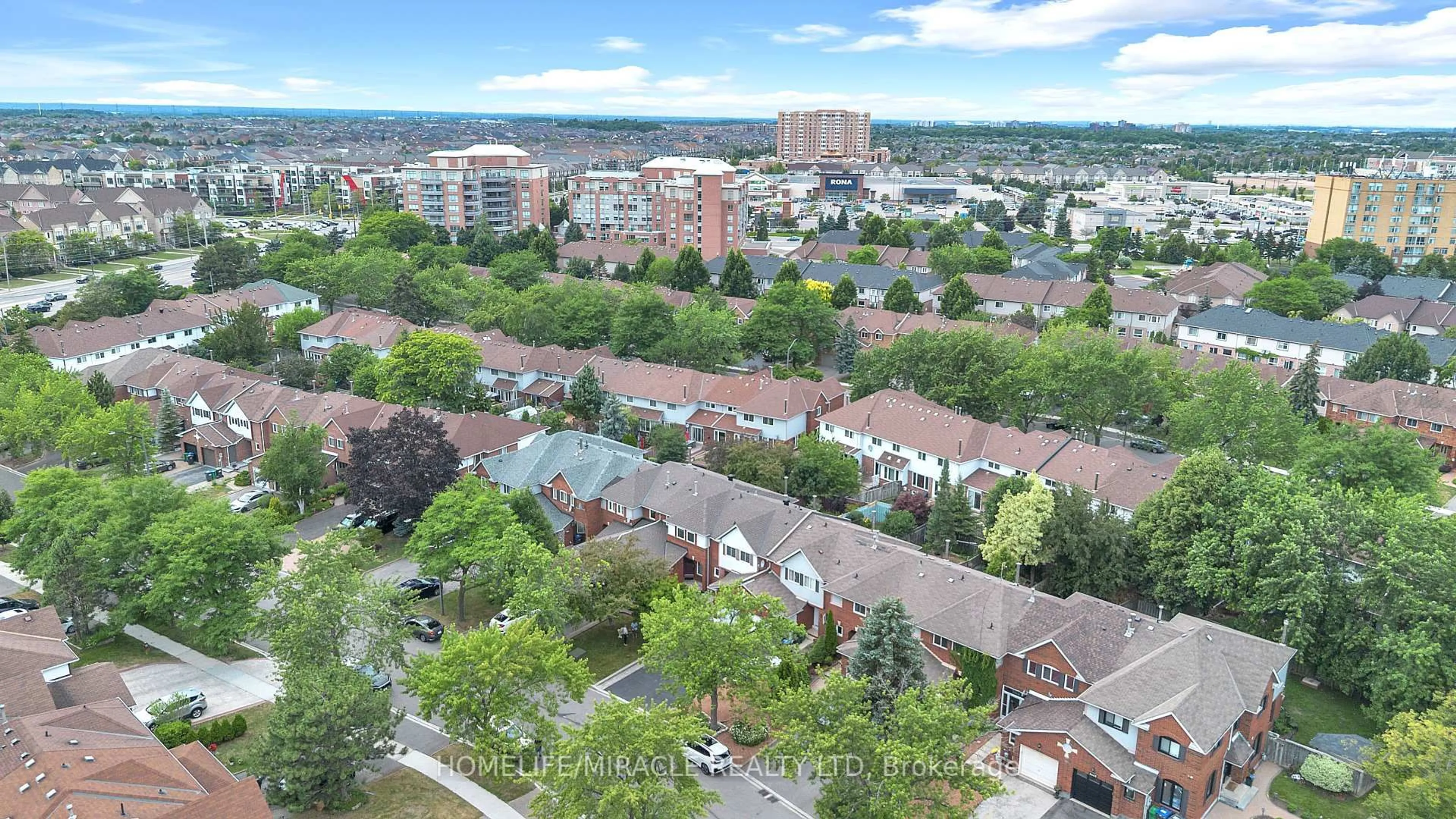 A pic from outside/outdoor area/front of a property/back of a property/a pic from drone, city buildings view from balcony for 2655 Lindholm Cres, Mississauga Ontario L5M 4P5