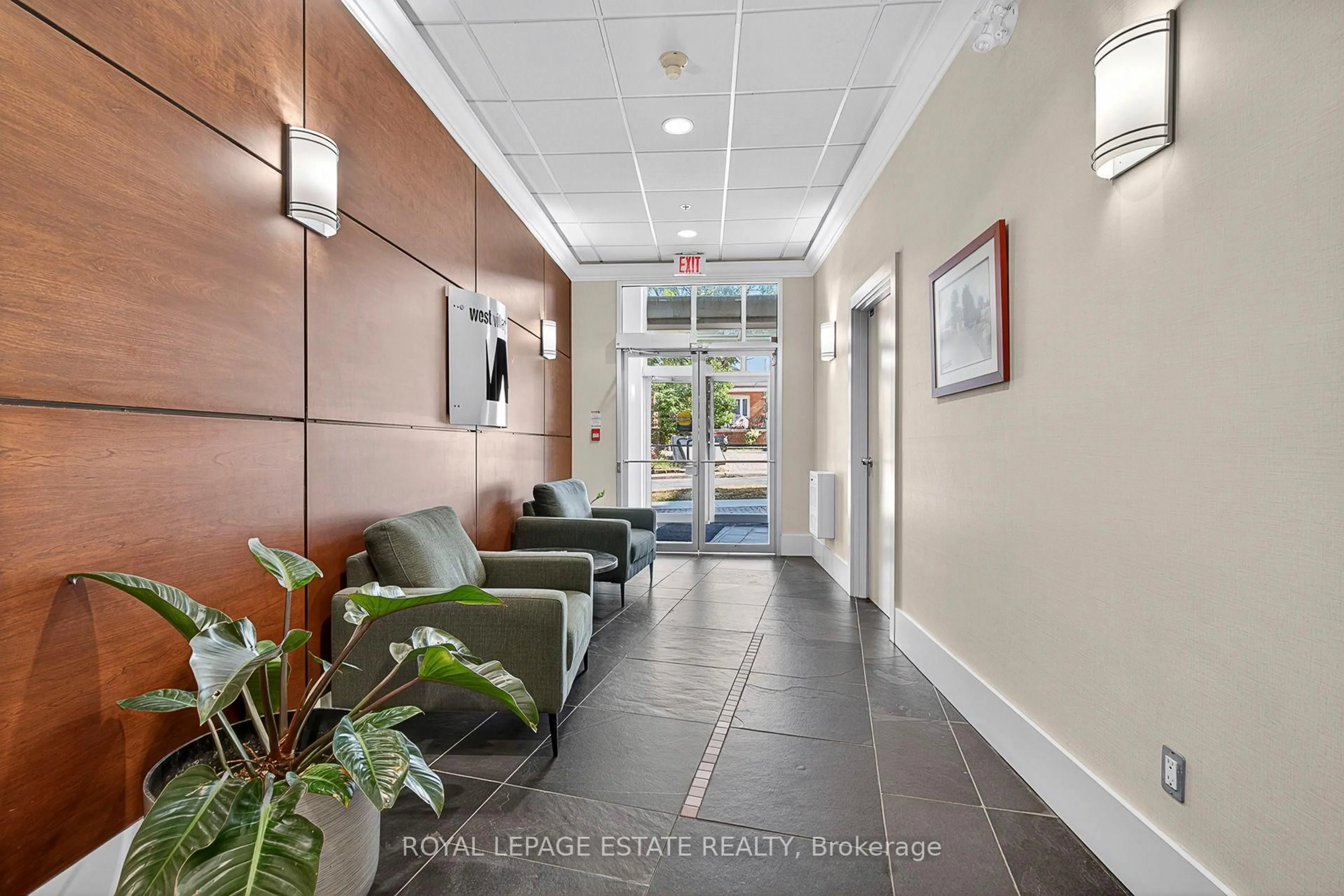 Lobby for 550 Hopewell Ave #301, Toronto Ontario M6E 2S6